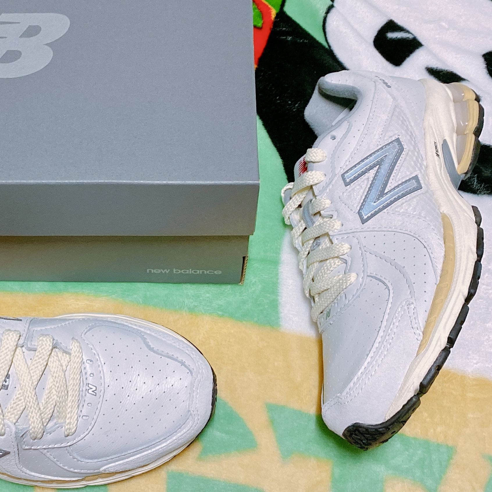 New Balance x Thisisneverthat 860v2 White 착용 스타일 - 2