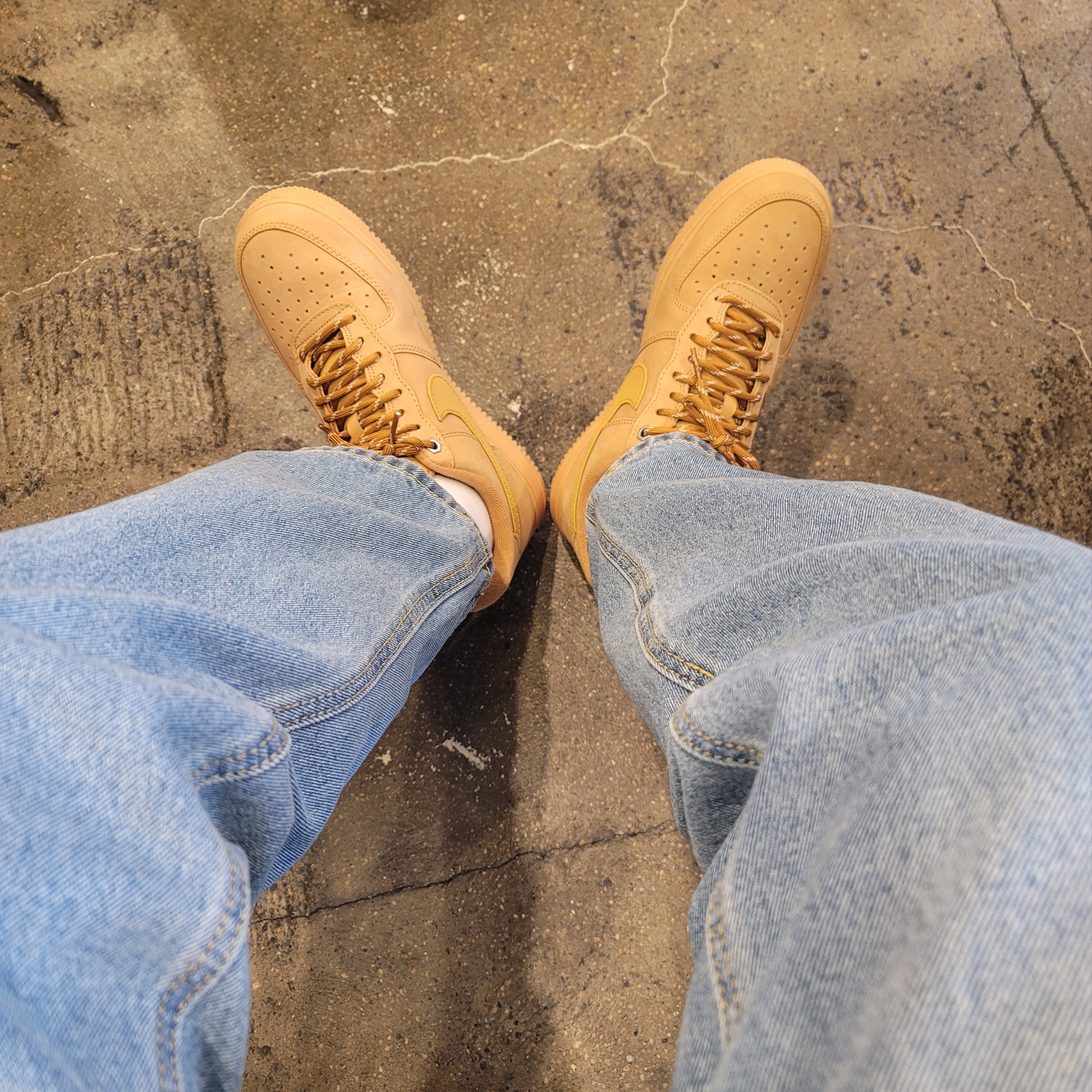 Nike Air Force 1 '07 WB Flax 착용 스타일