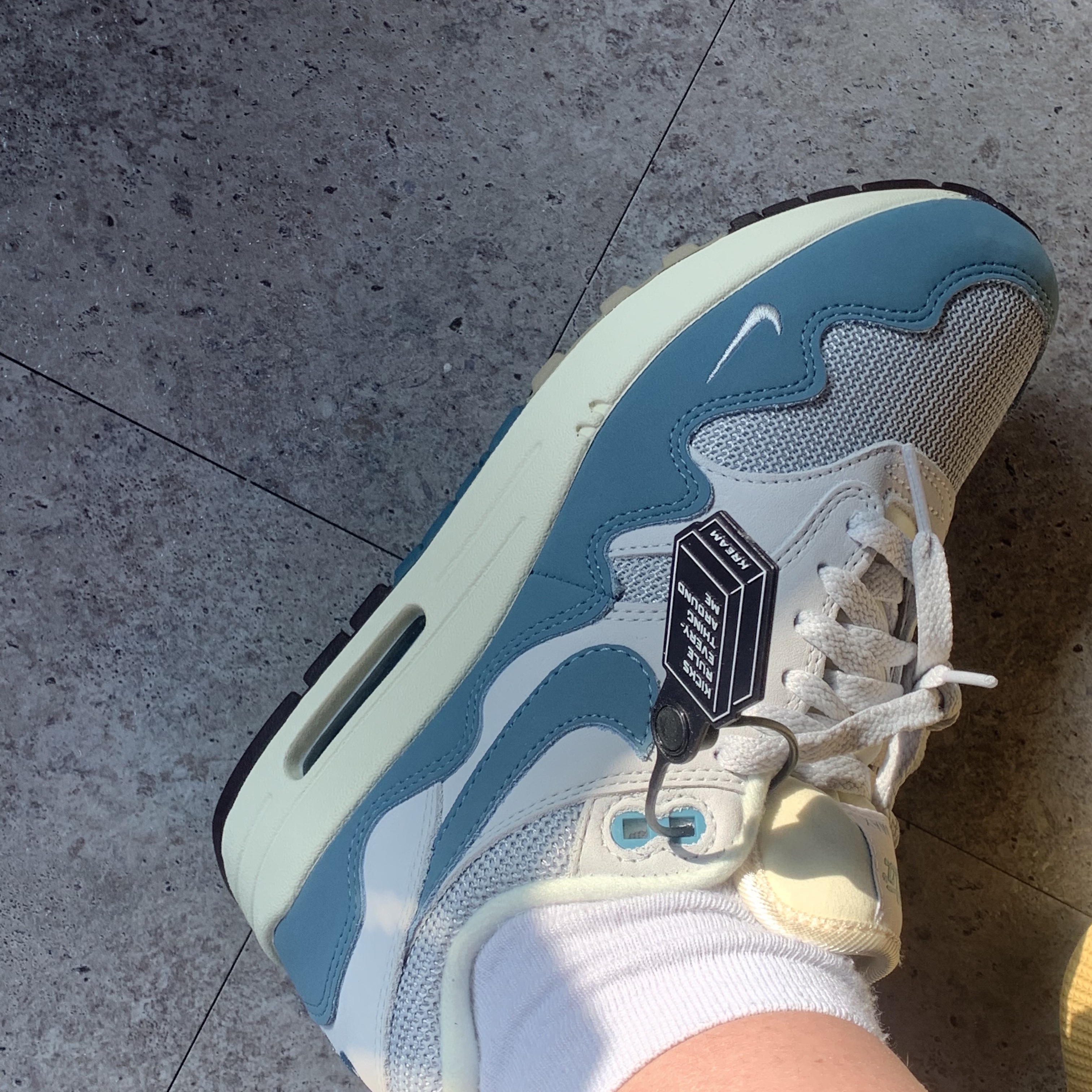 Nike x Patta Air Max 1 Noise Aqua 착용 스타일