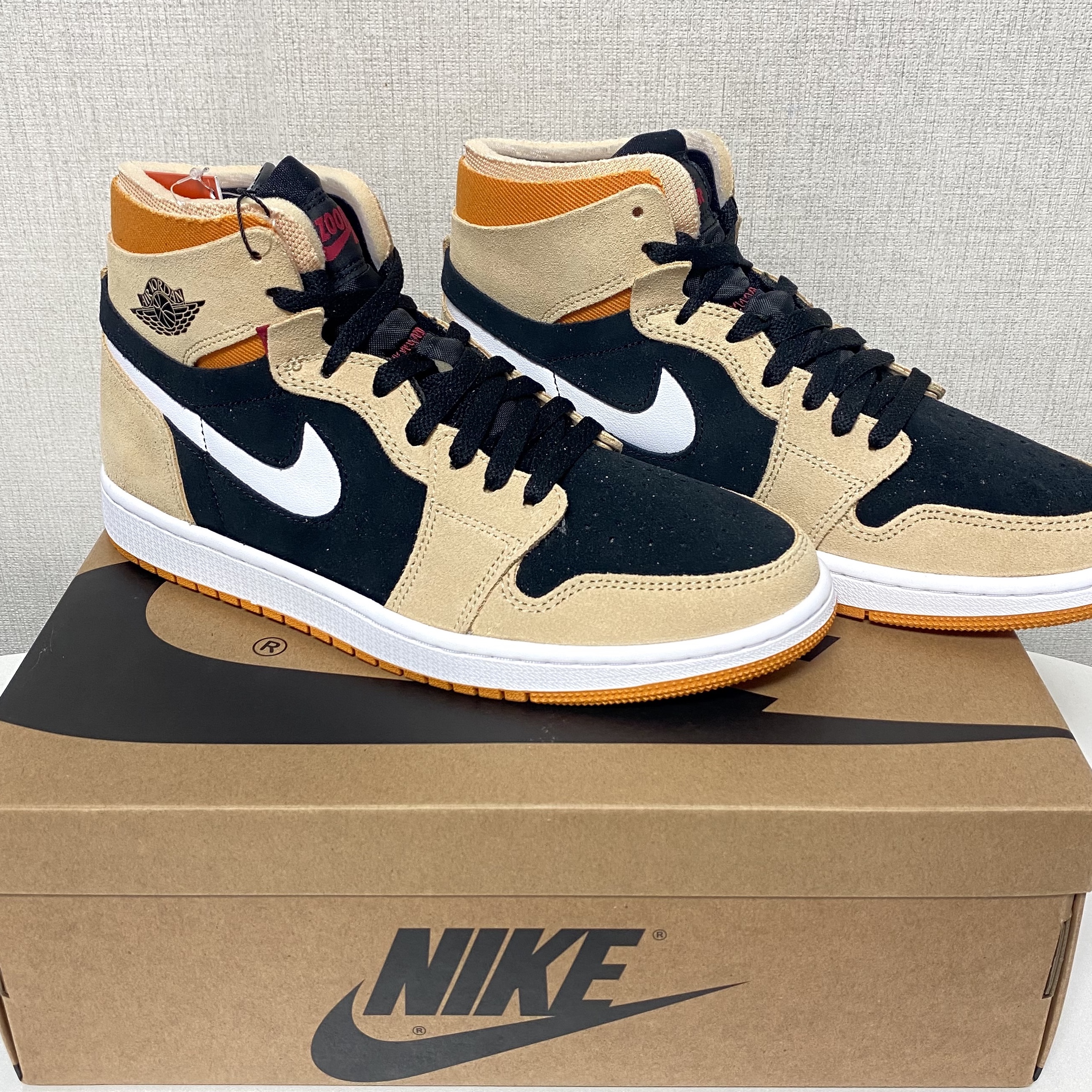 Jordan 1 Zoom Air CMFT Pumpkin Spice 착용 스타일 - 1