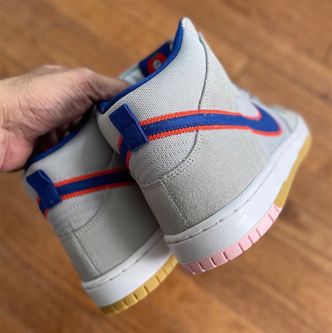 Nike SB Dunk High PRM Rush Blue and Team Orange 착용 스타일 - 3