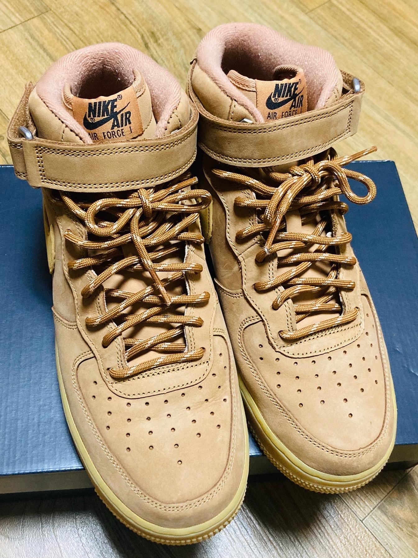 Nike Air Force 1 Mid '07 WB Flax 착용 스타일 - 2