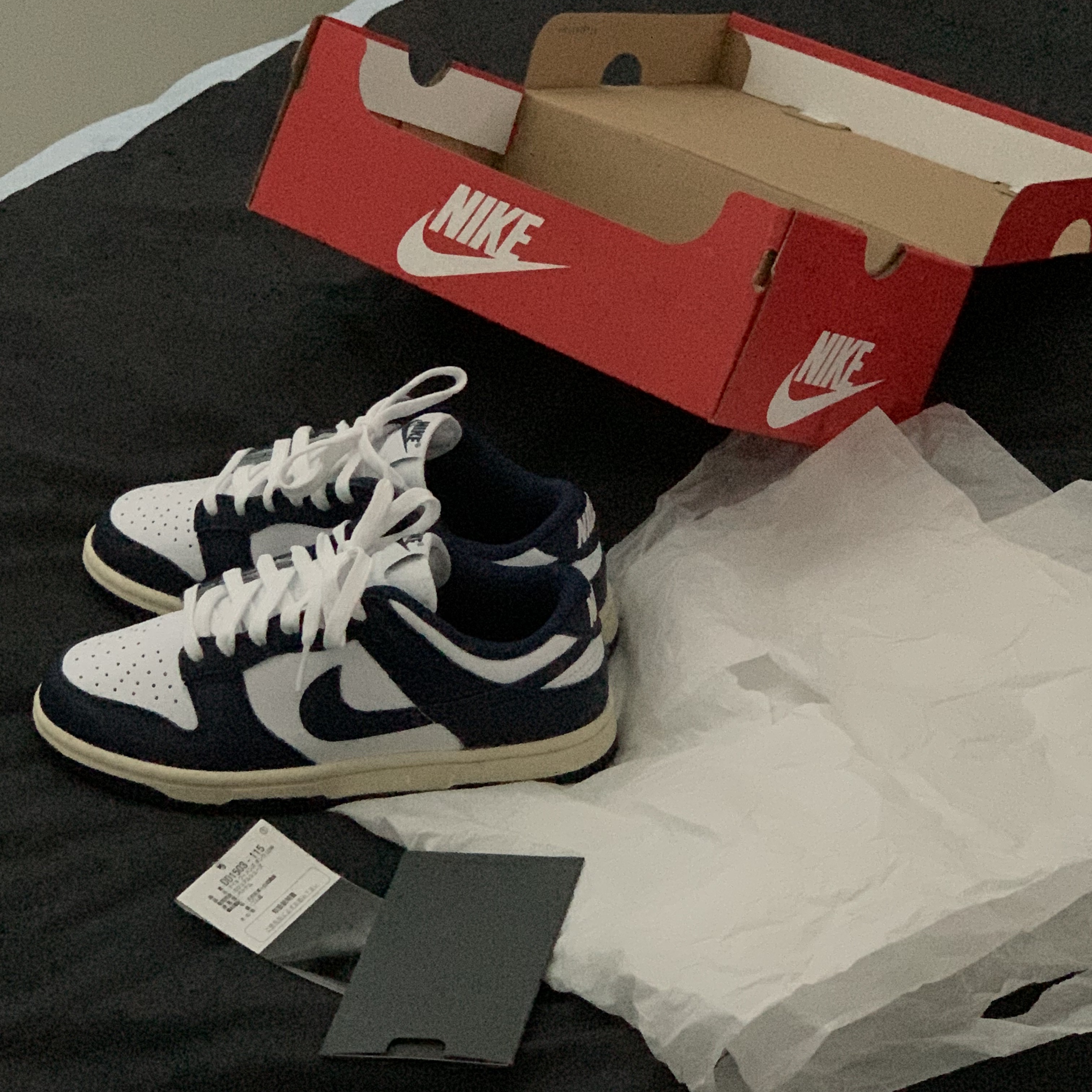 (W) Nike Dunk Low Vintage Midnight Navy 착용 스타일 - 1