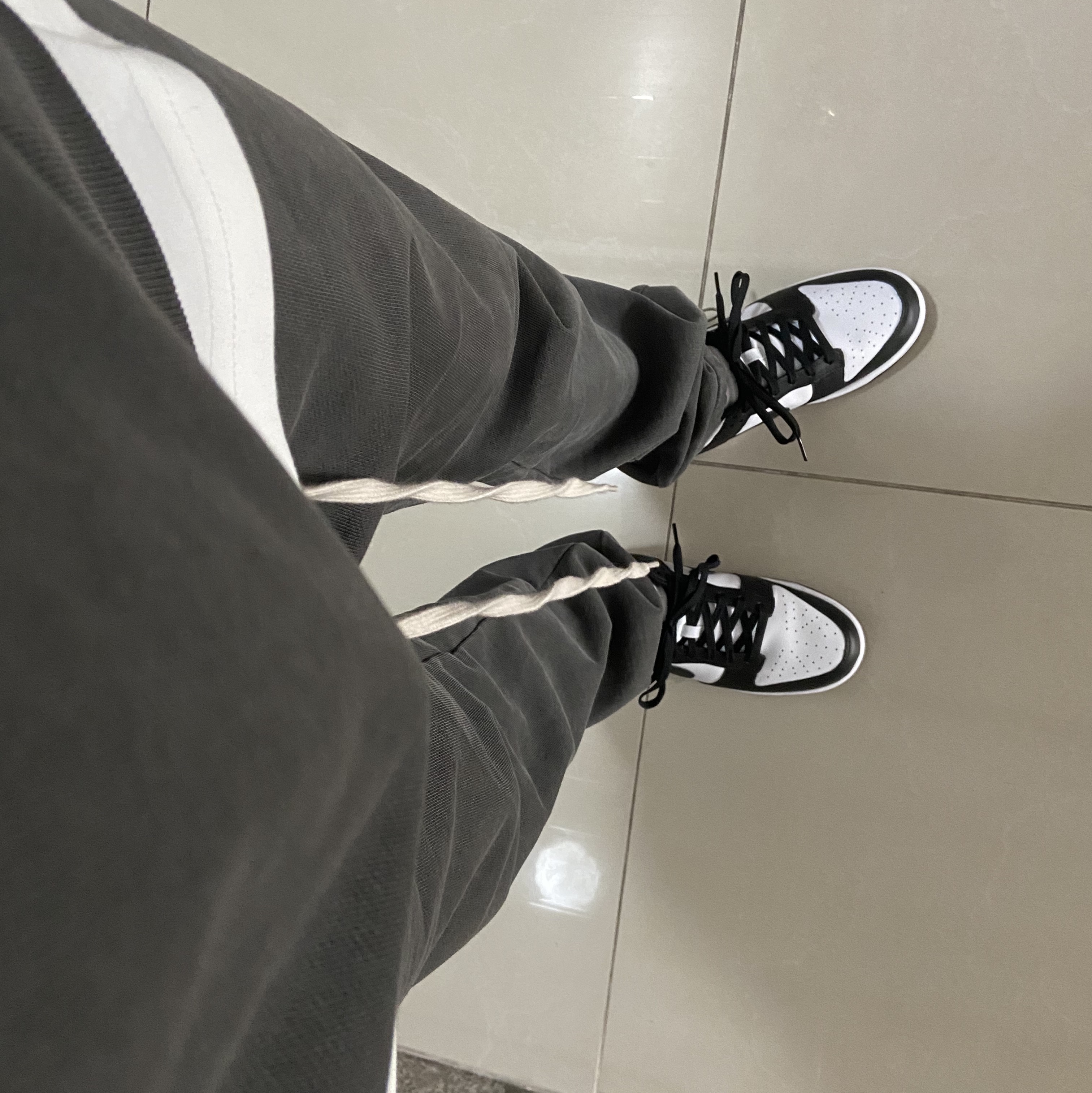 Nike Dunk Low Retro Black 착용 스타일