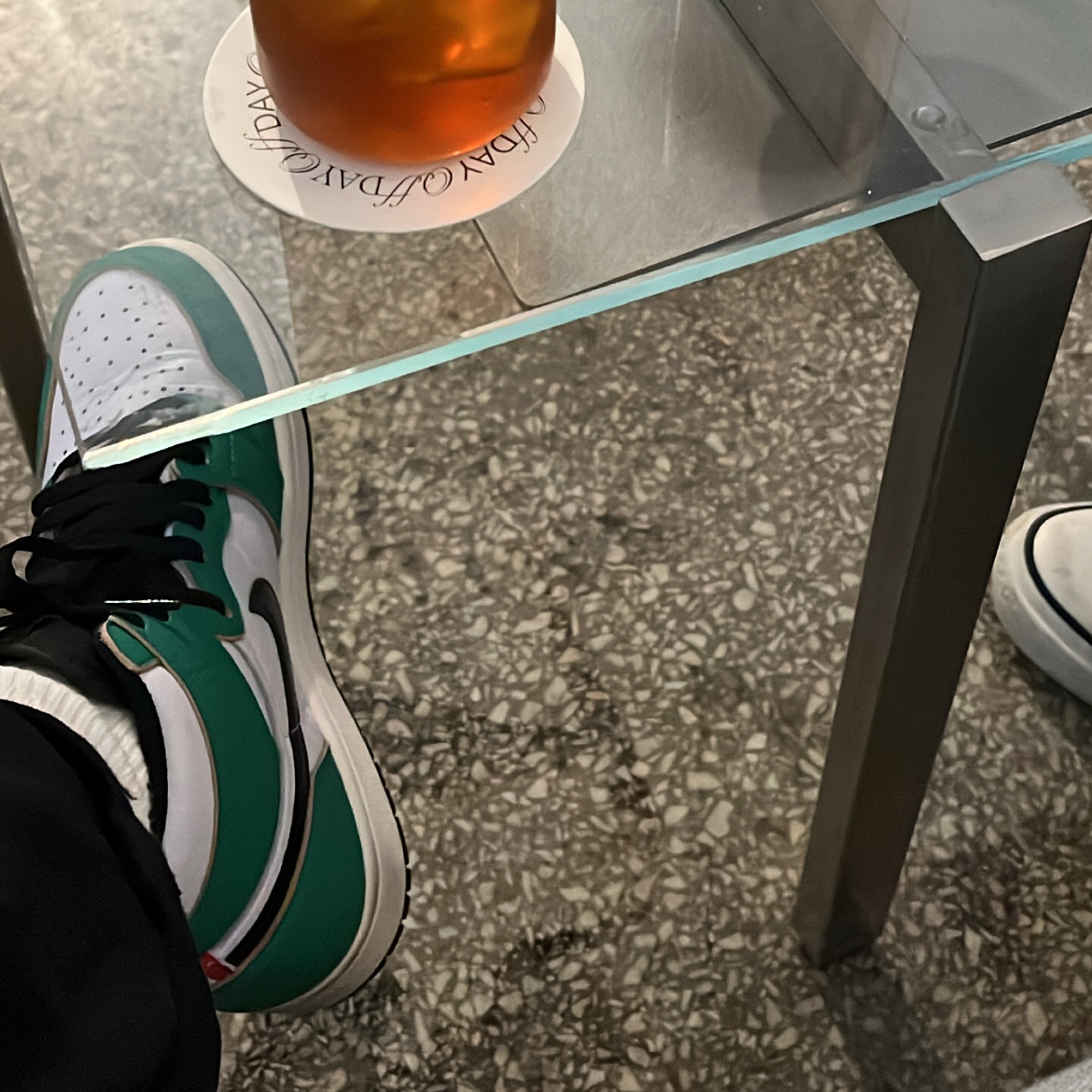 (W) Jordan 1 Retro High OG Lucky Green 착용 스타일 - 2