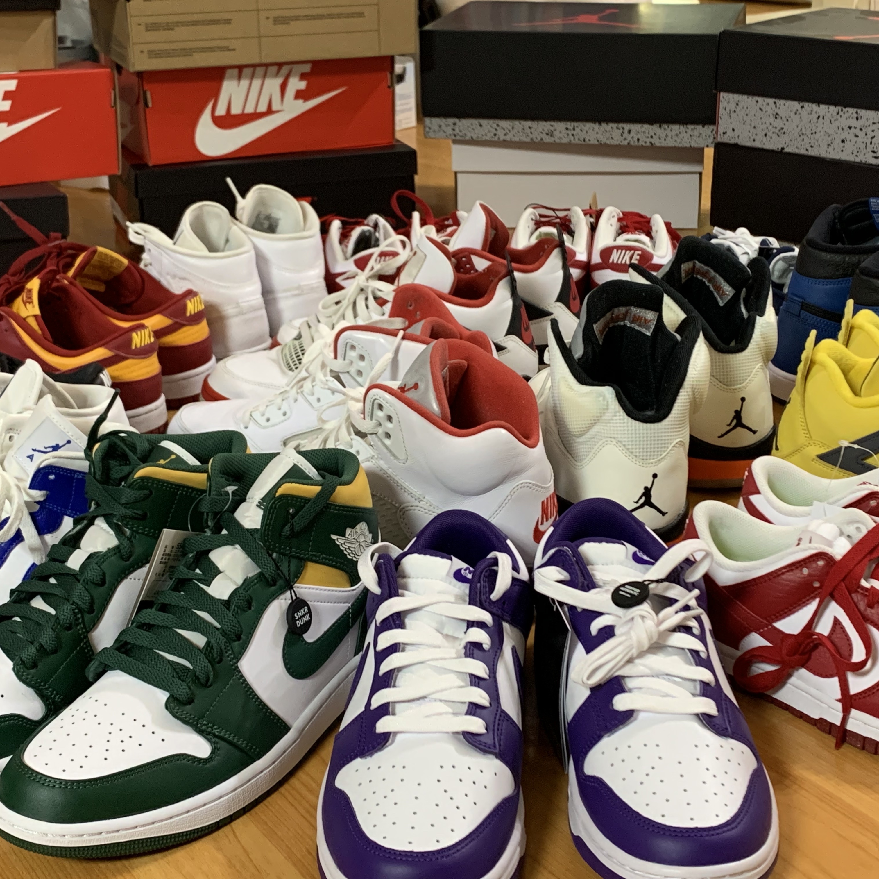 Nike Dunk Low Retro Championship Court Purple, Jordan 1 Mid Sonics 2021 착용 스타일 - 1