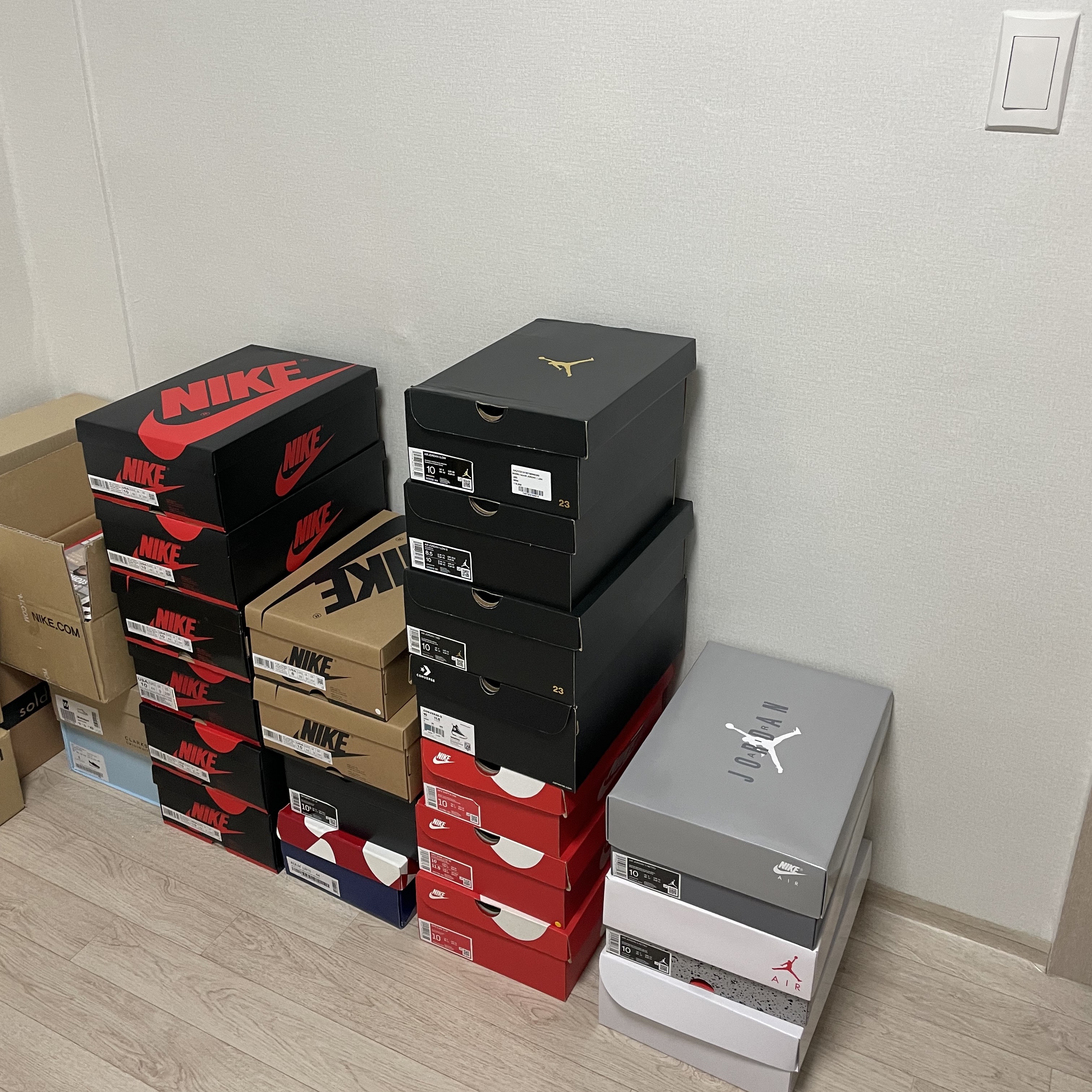 Jordan 1 Retro High OG Dark Marina Blue, Jordan 1 Retro High OG Reverse Shattered Backboard 착용 스타일