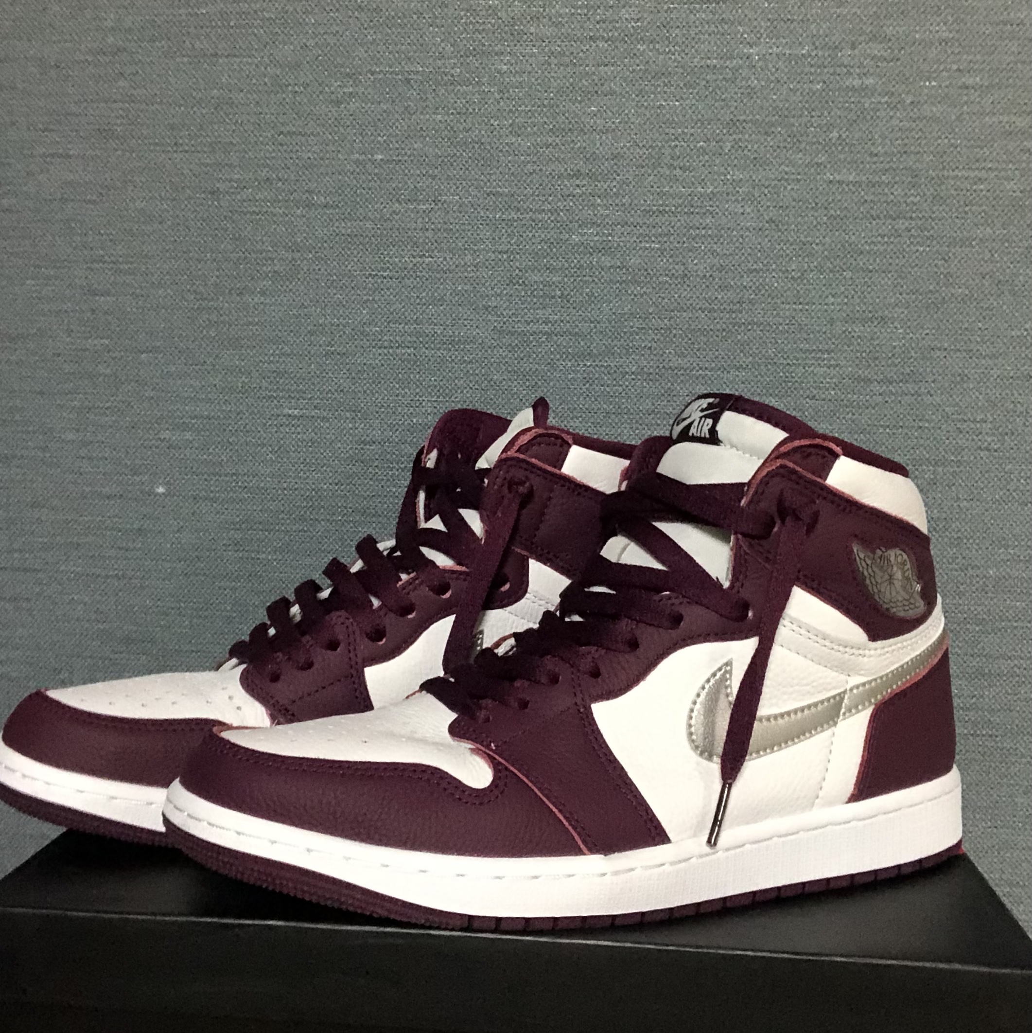 Jordan 1 Retro High OG Bordeaux 착용 스타일