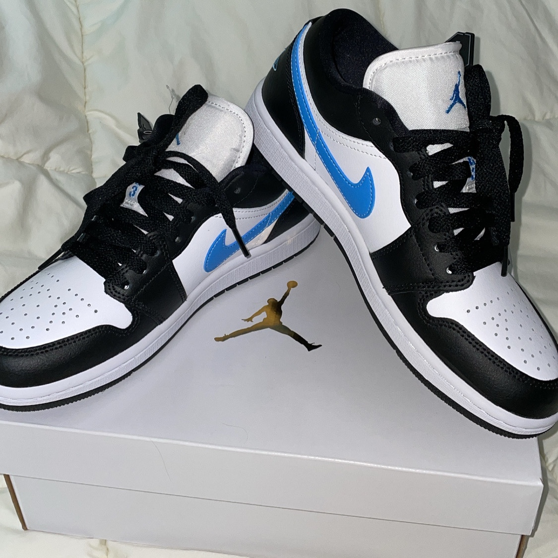 (W) Jordan 1 Low Black University Blue 착용 스타일