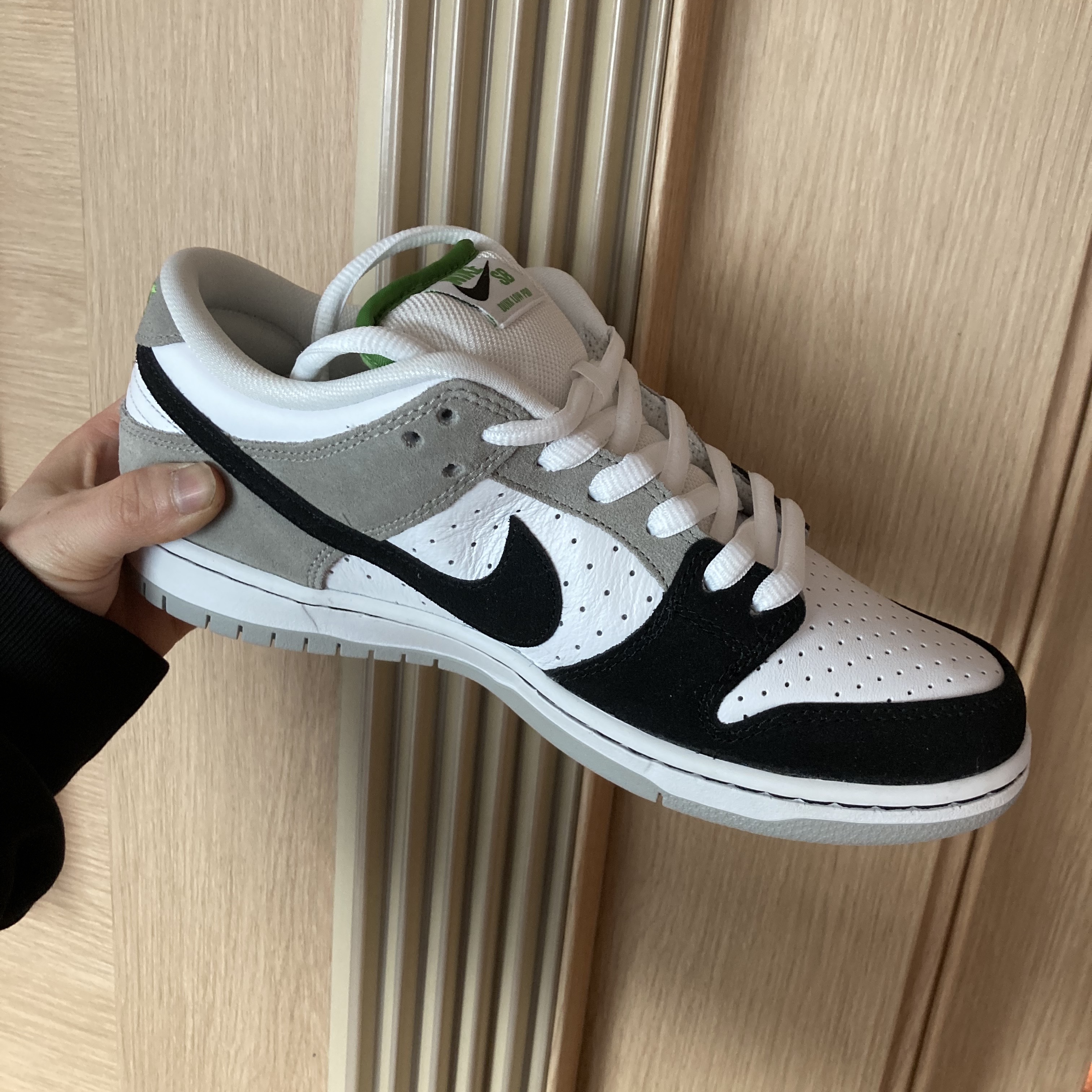 Nike SB Dunk Low Pro Chlorophyll 착용 스타일 - 1