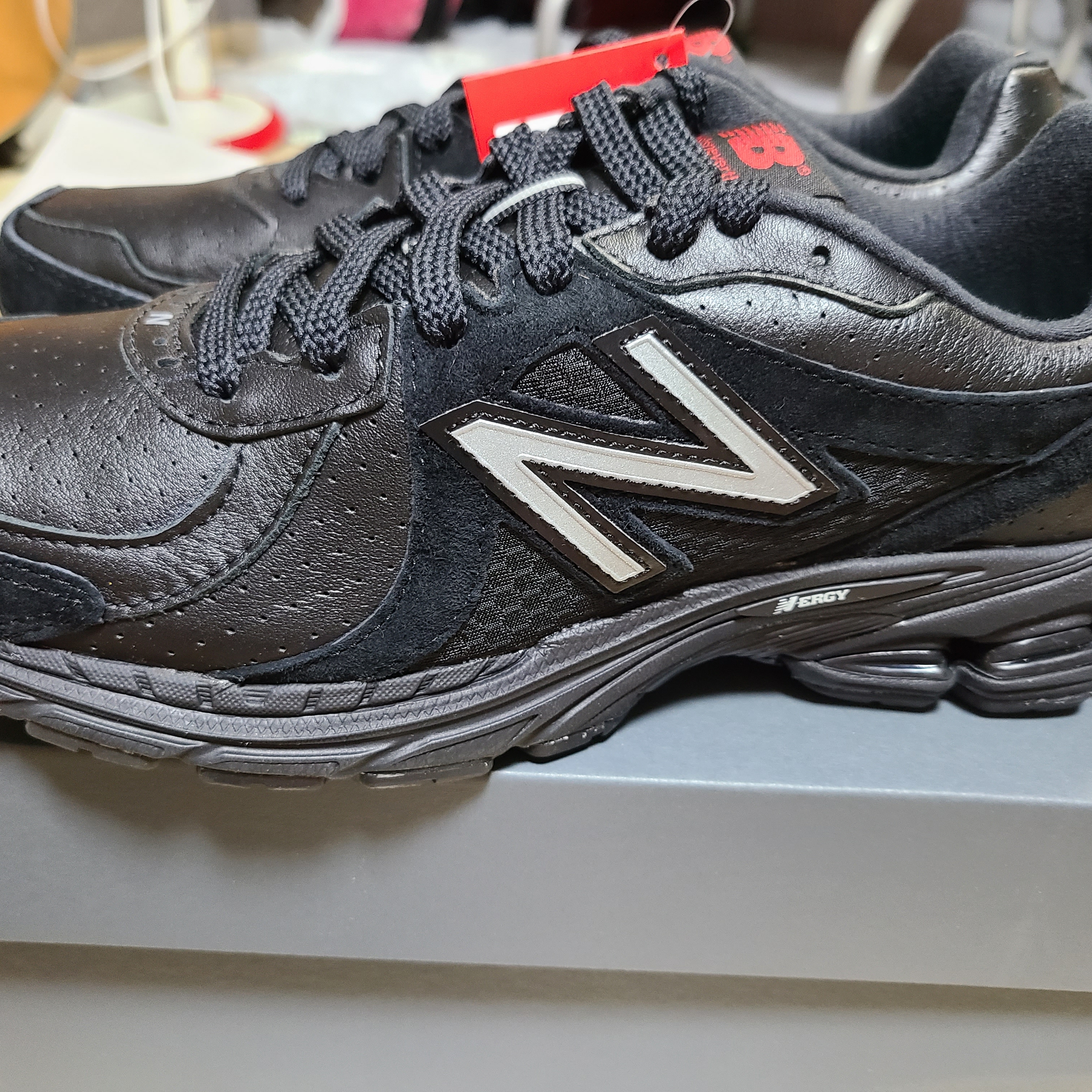 New Balance x Thisisneverthat 860v2 Black 착용 스타일 - 2