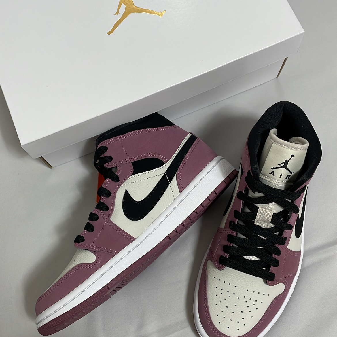 (W) Jordan 1 Mid SE Light Mulberry 착용 스타일