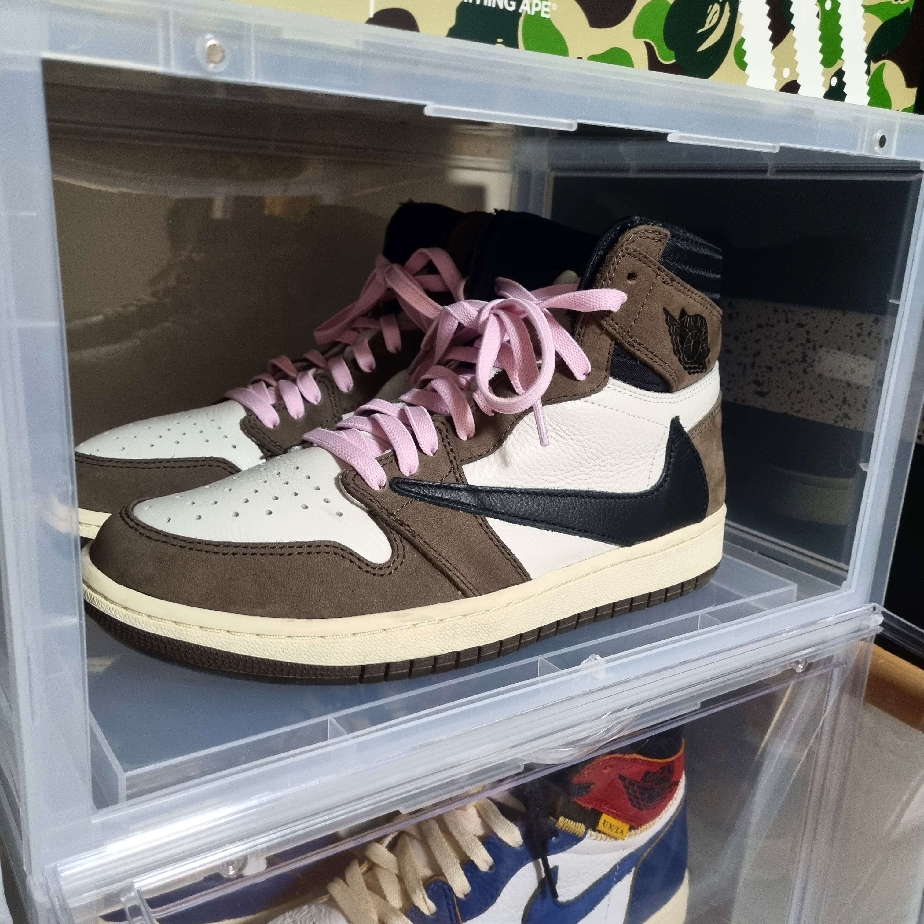 Jordan 1 x Travis Scott Retro High OG SP Mocha 착용 스타일
