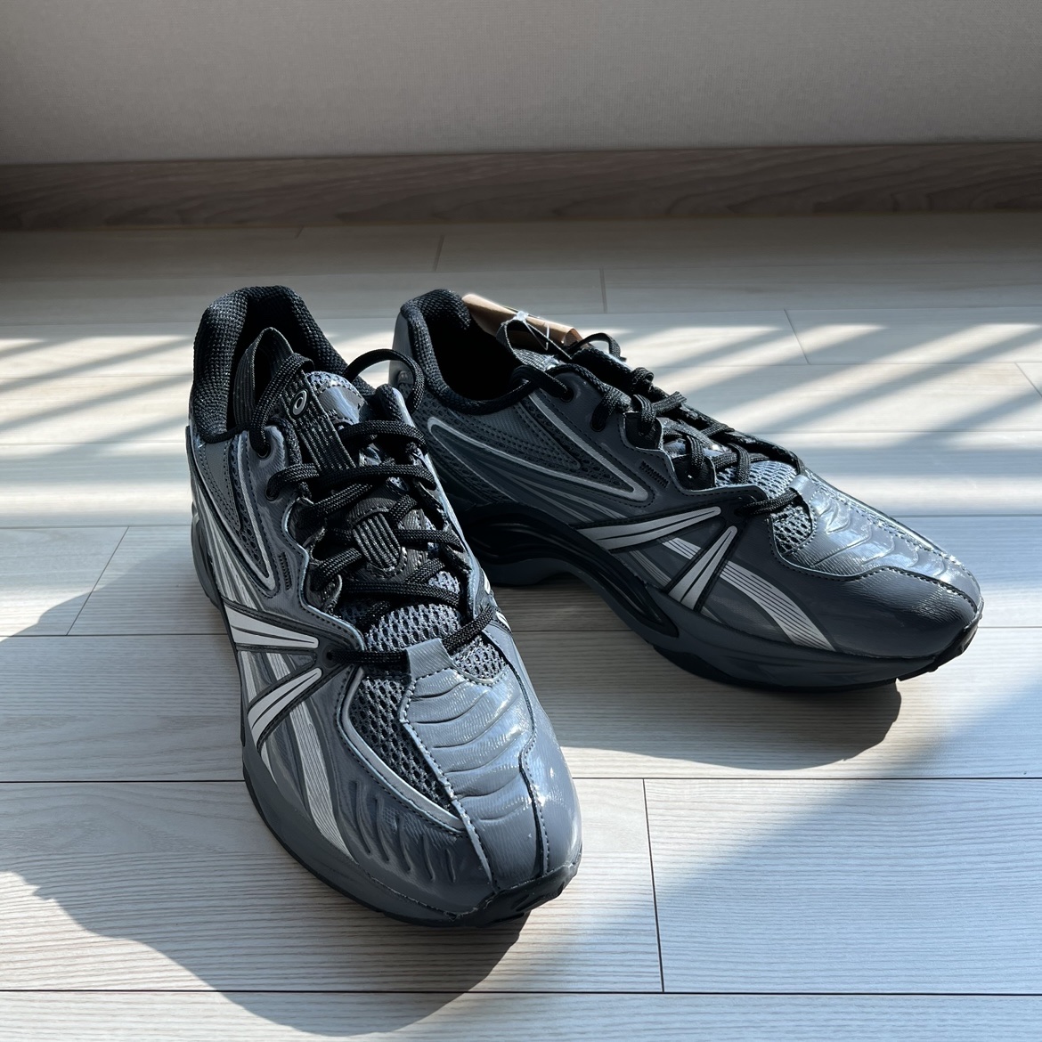 Asics HN2-S Protoblast Steel Grey 착용 스타일 - 1