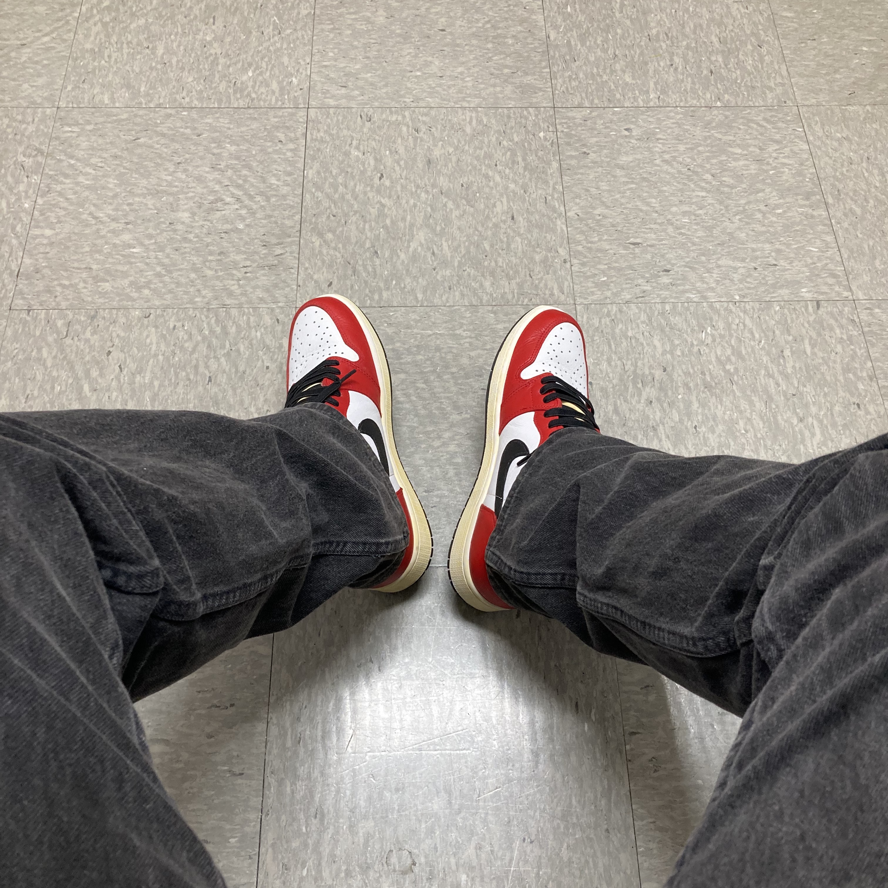 Jordan 1 Retro High OG Light Fusion Red 착용 스타일