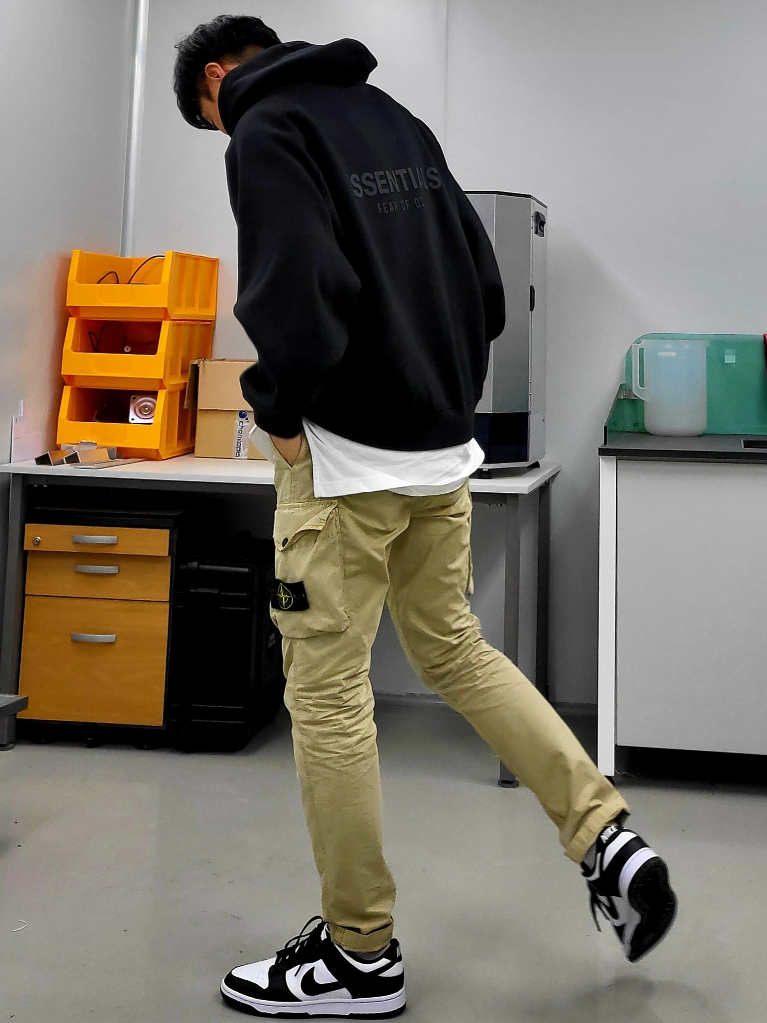 Nike Dunk Low Retro Black, Stone Island 31819 Cargo Pants Sand - 21SS 착용 스타일