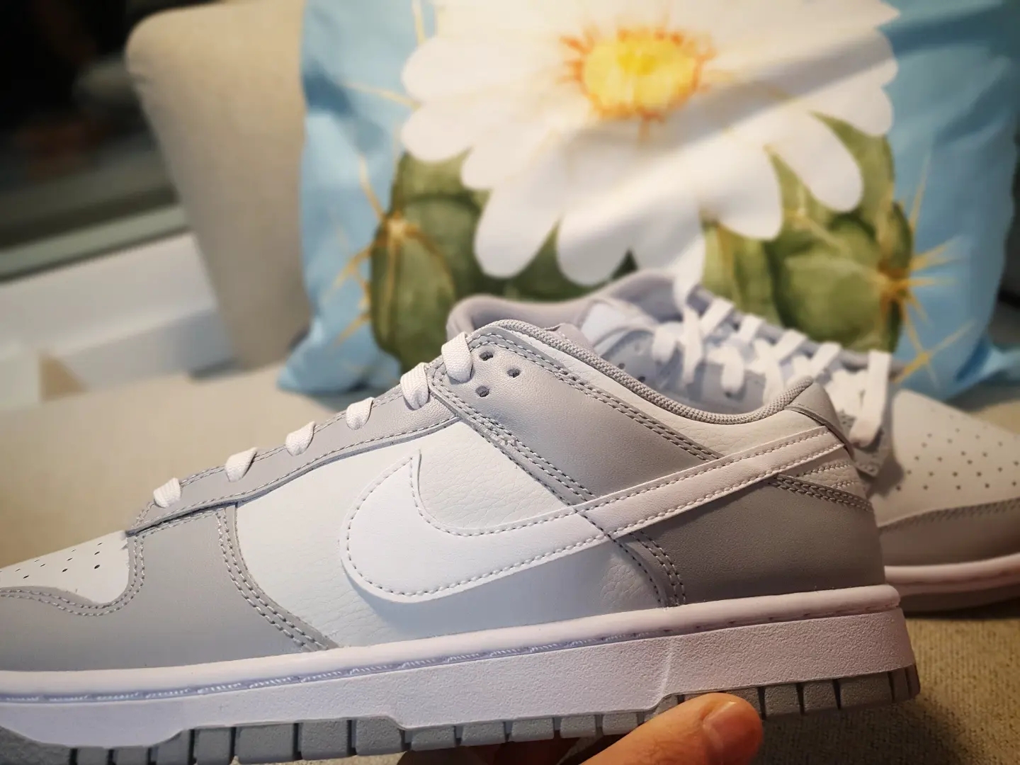 Nike Dunk Low Retro Wolf Grey 착용 스타일 - 3