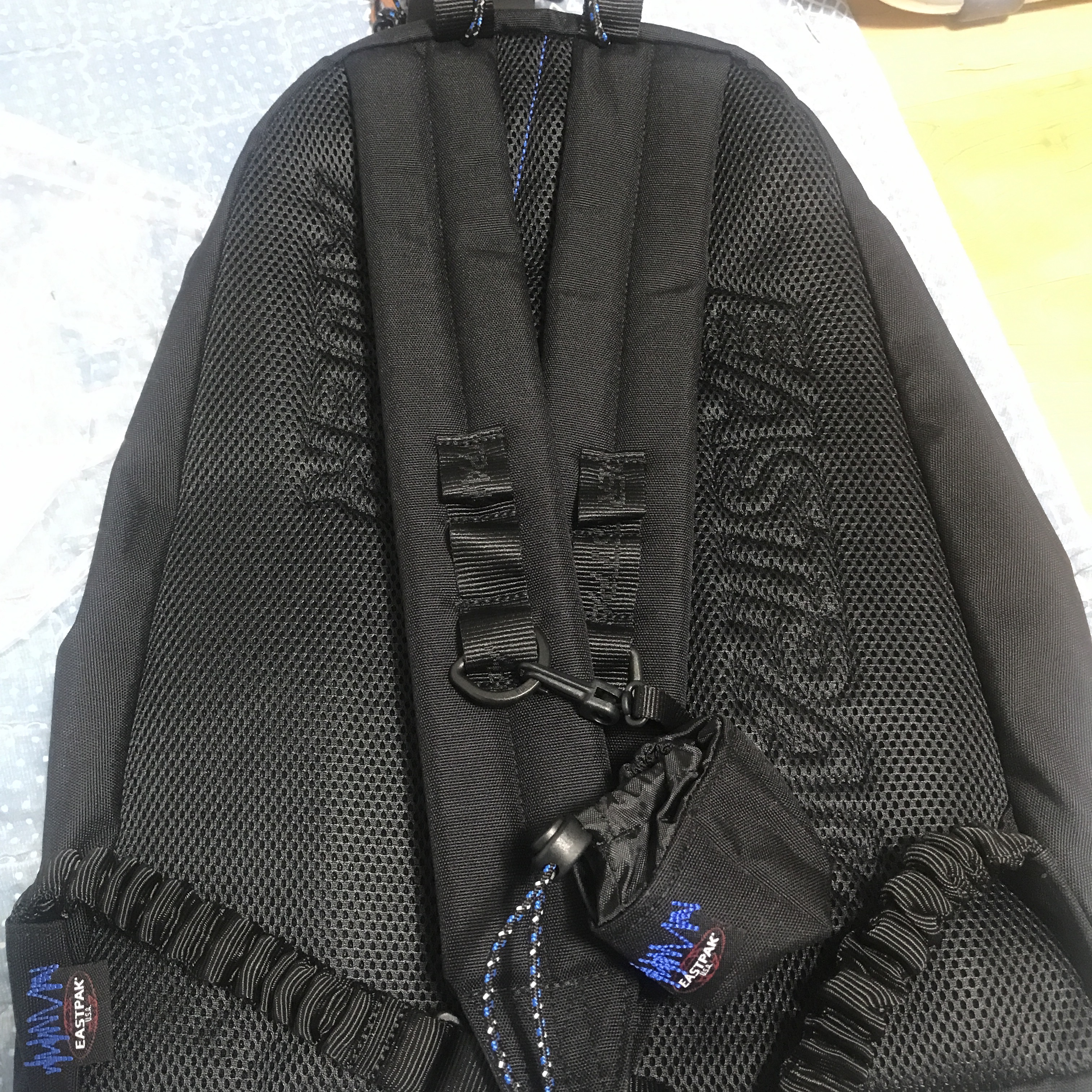 Ader Error x Eastpak Pak’r Backpack Black 착용 스타일 - 3