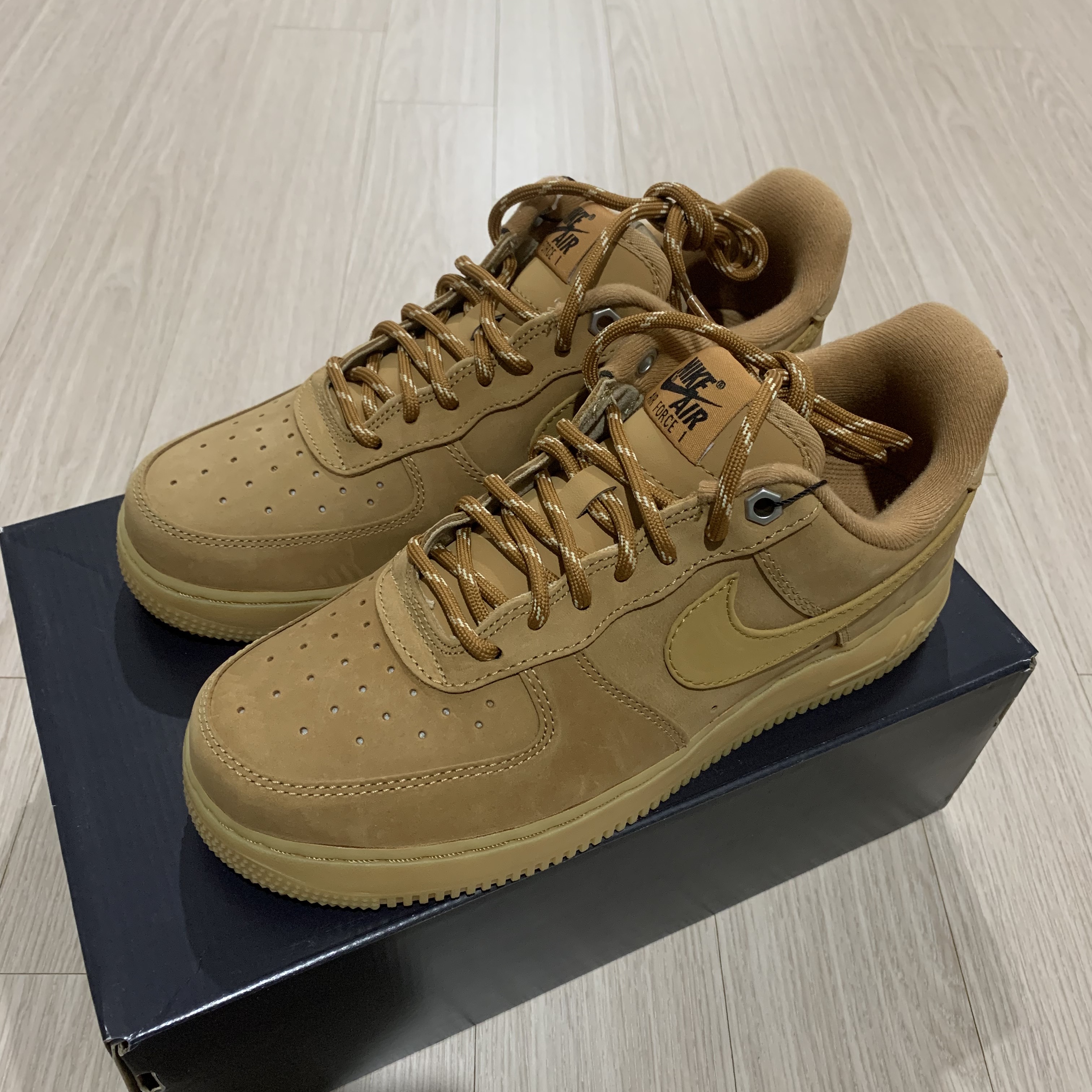 Nike Air Force 1 '07 WB Flax 착용 스타일 - 1