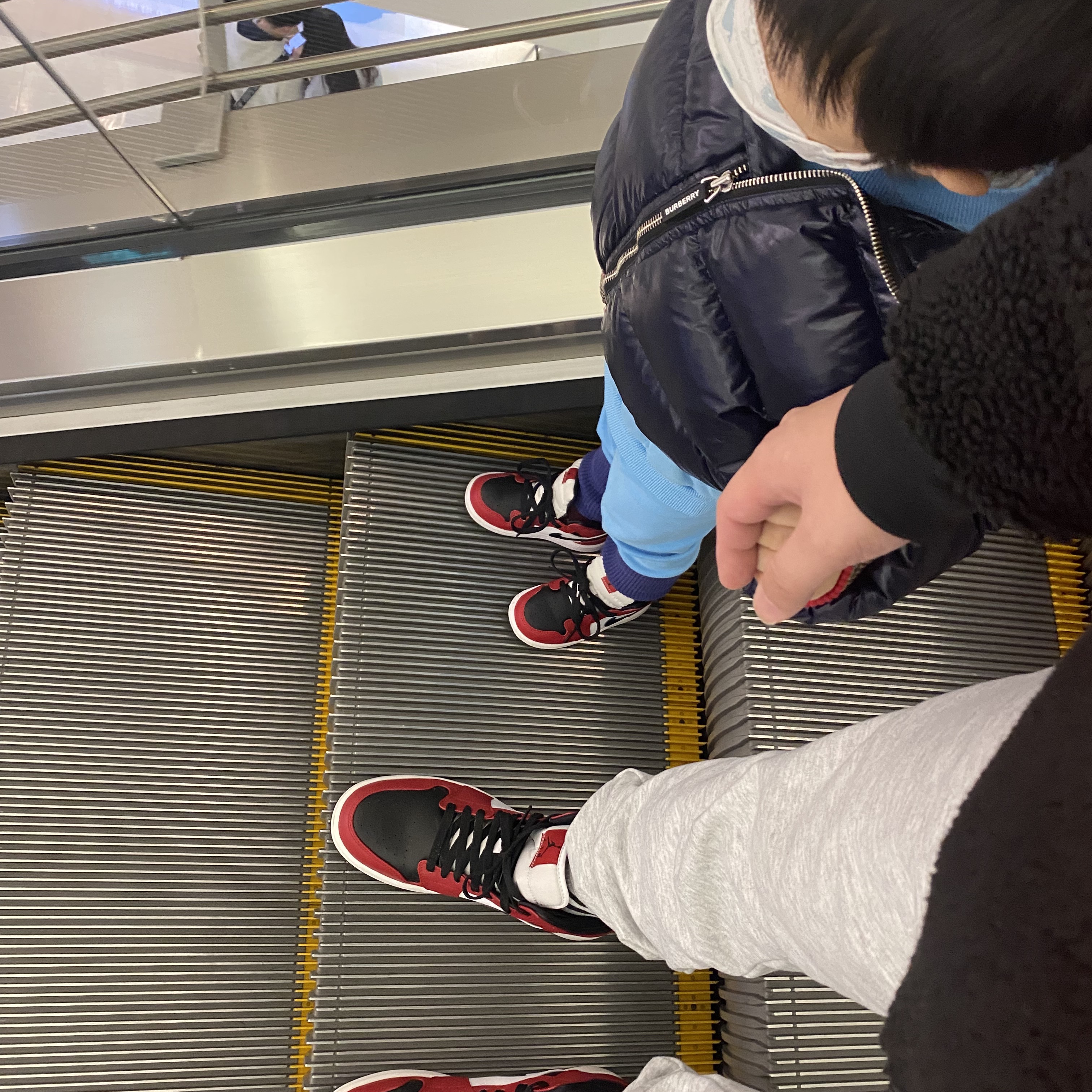 Jordan 1 Mid Chicago Black Toe, (TD) Jordan 1 Mid Chicago Black Toe 착용 스타일 - 1