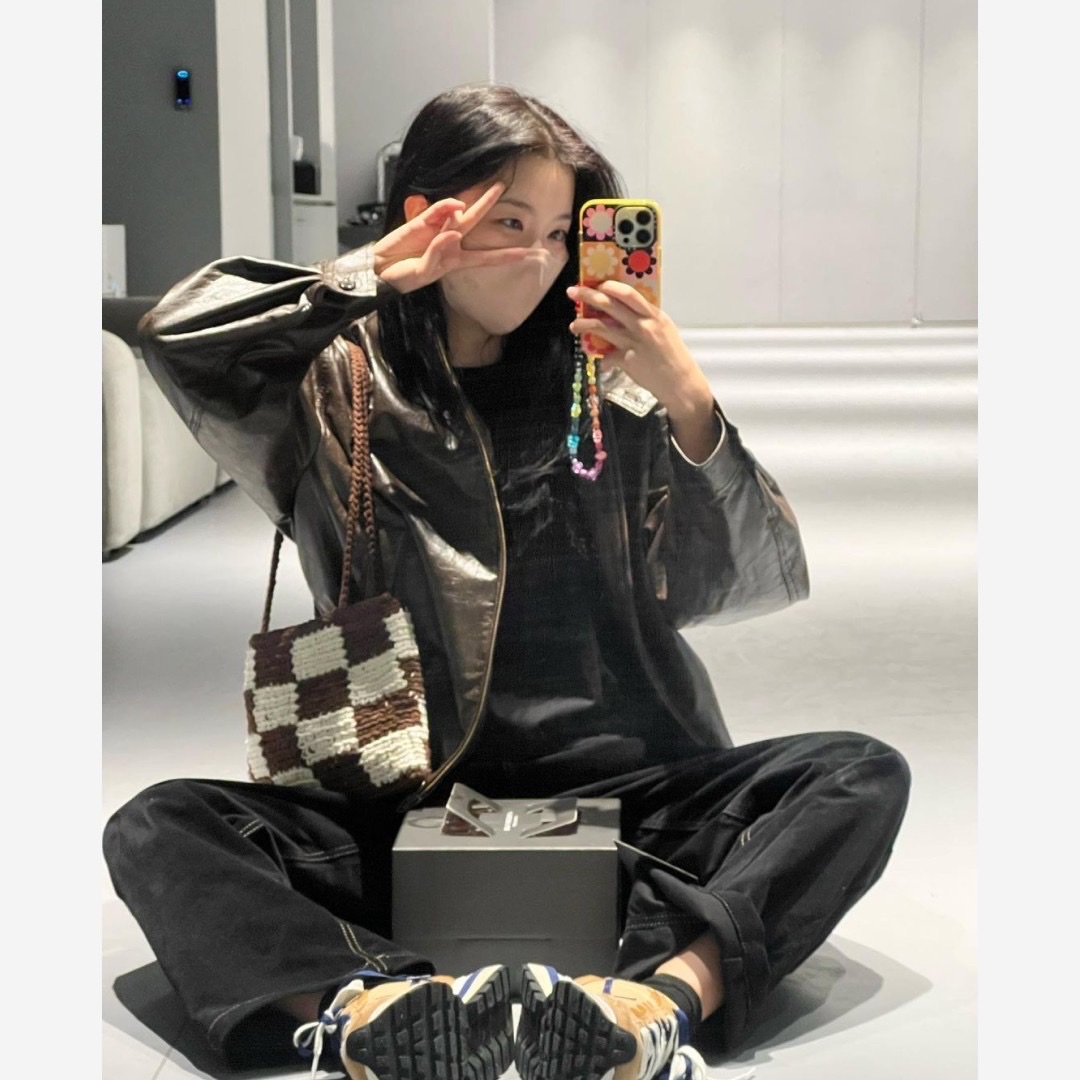 Nike x Sacai VaporWaffle Sesame and Blue Void 착용 스타일 - 2