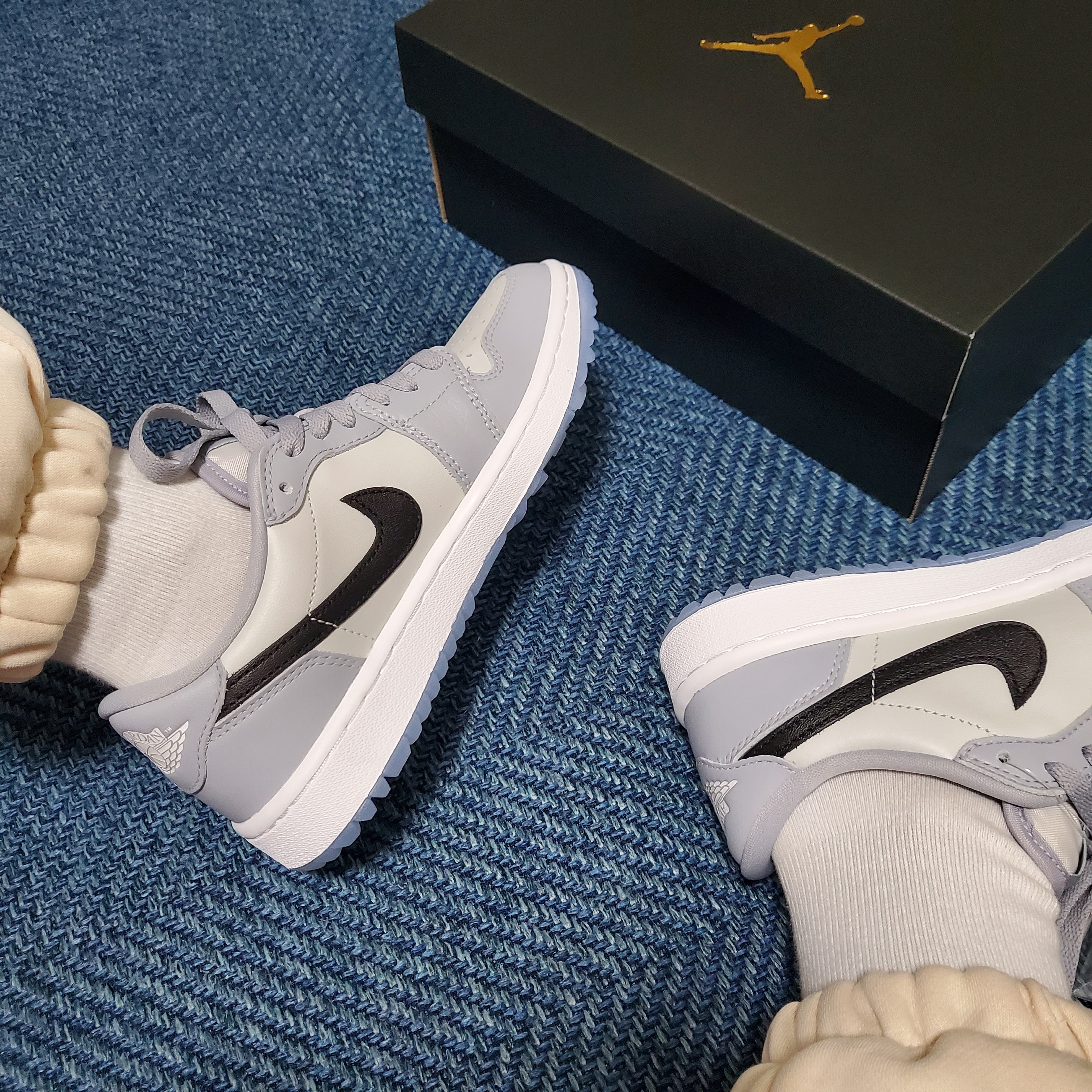 Jordan 1 Low Golf Wolf Grey 착용 스타일 - 2