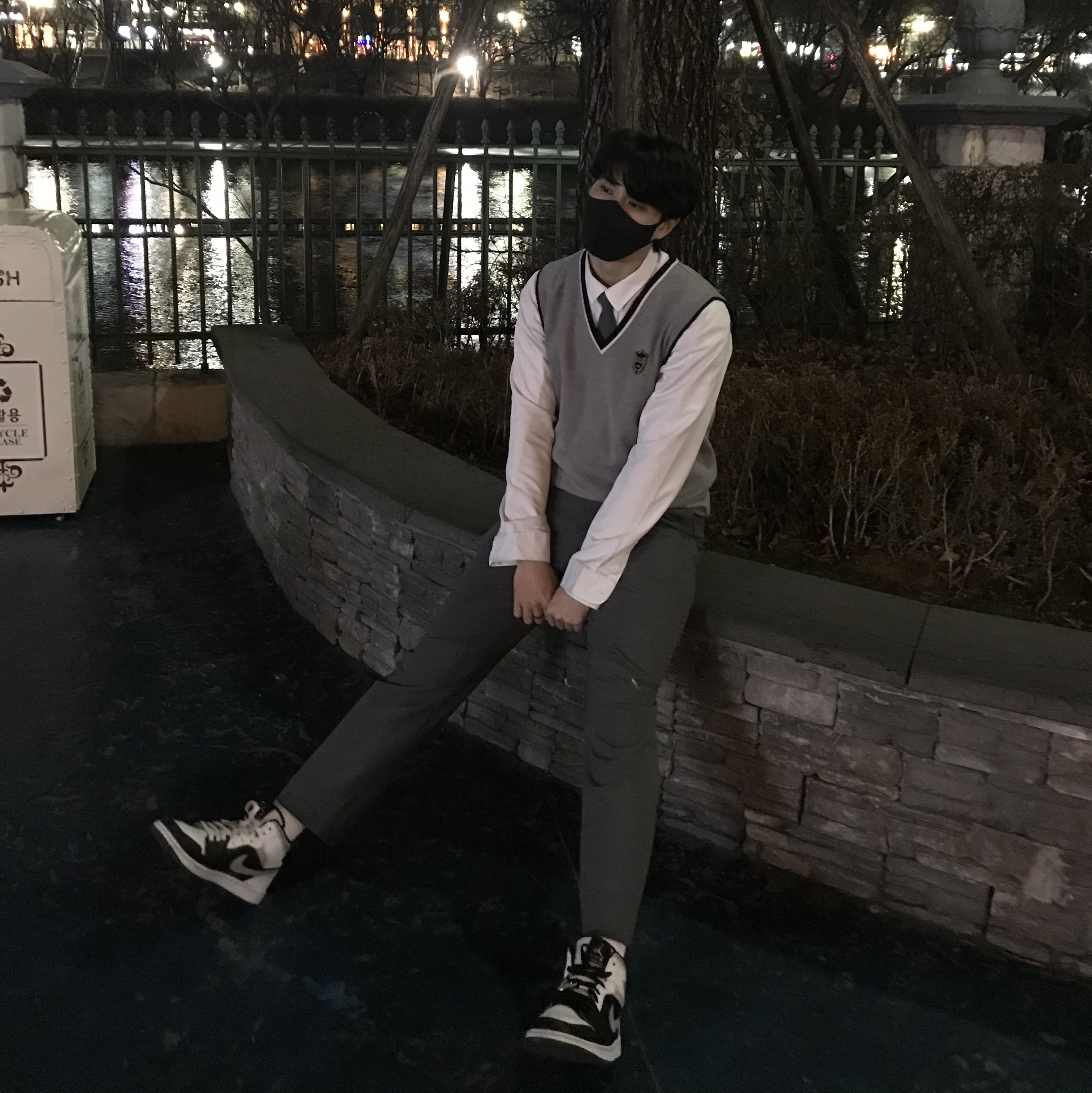 Jordan 1 Mid White Shadow 착용 스타일