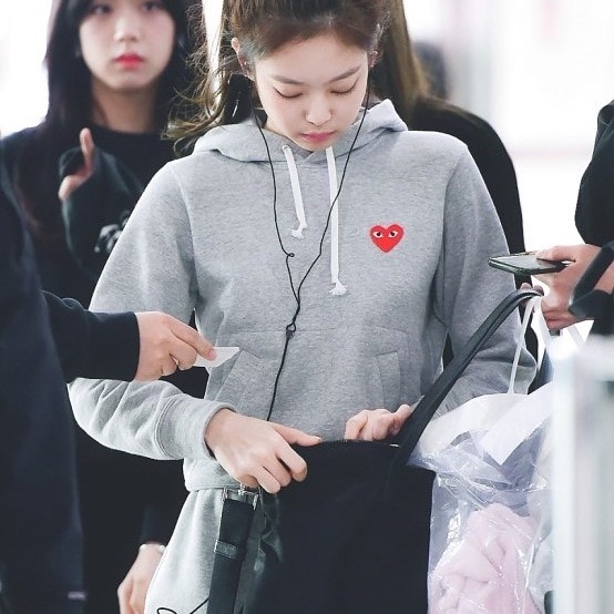 (W) Play Comme des Garcons Hooded Sweatshirt Grey 착용 스타일