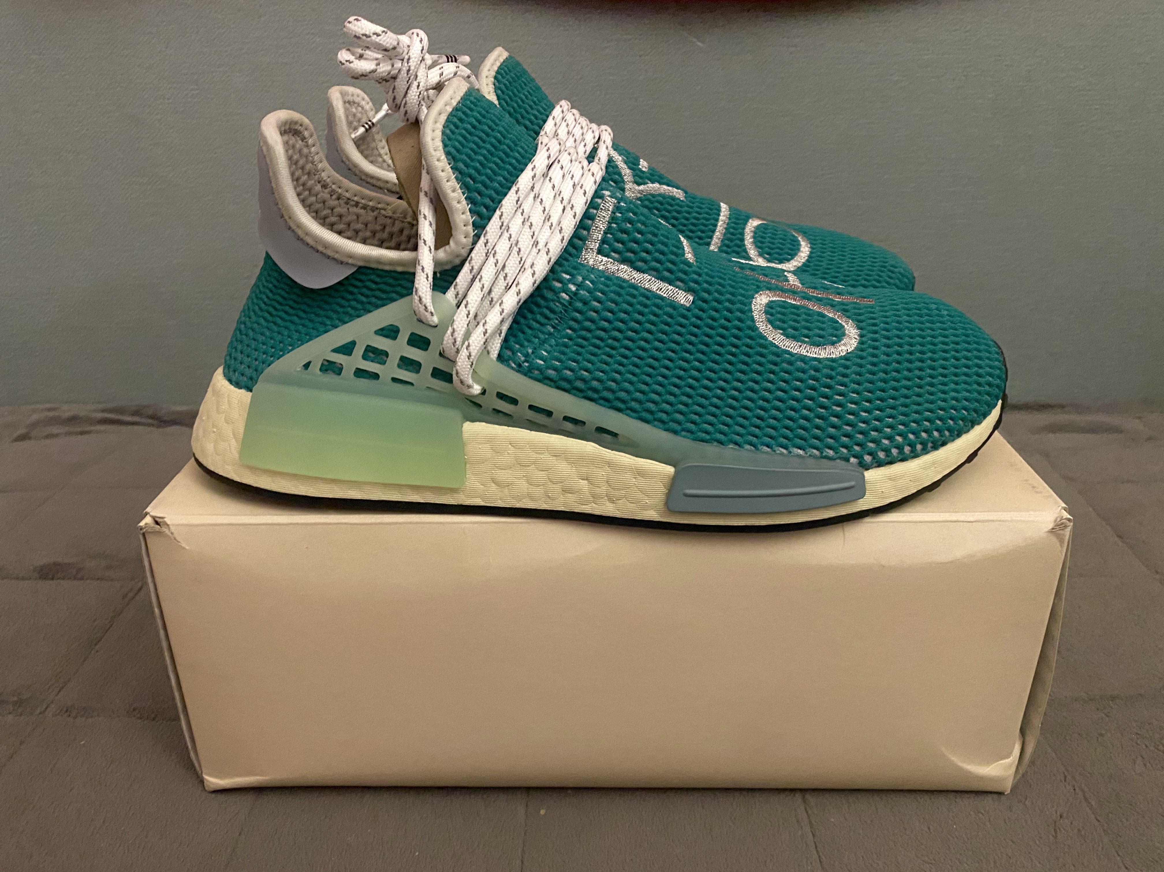 Adidas x Pharrell Williams Hu NMD Dash Green 착용 스타일 - 1
