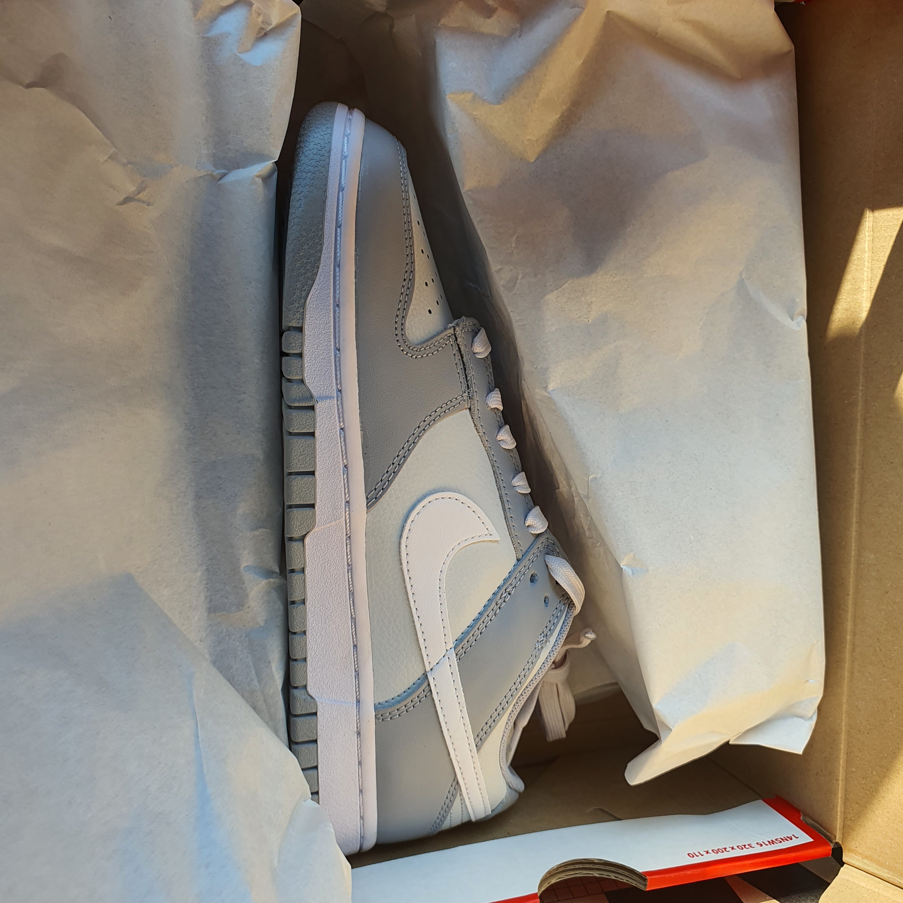 Nike Dunk Low Retro Wolf Grey 착용 스타일 - 2