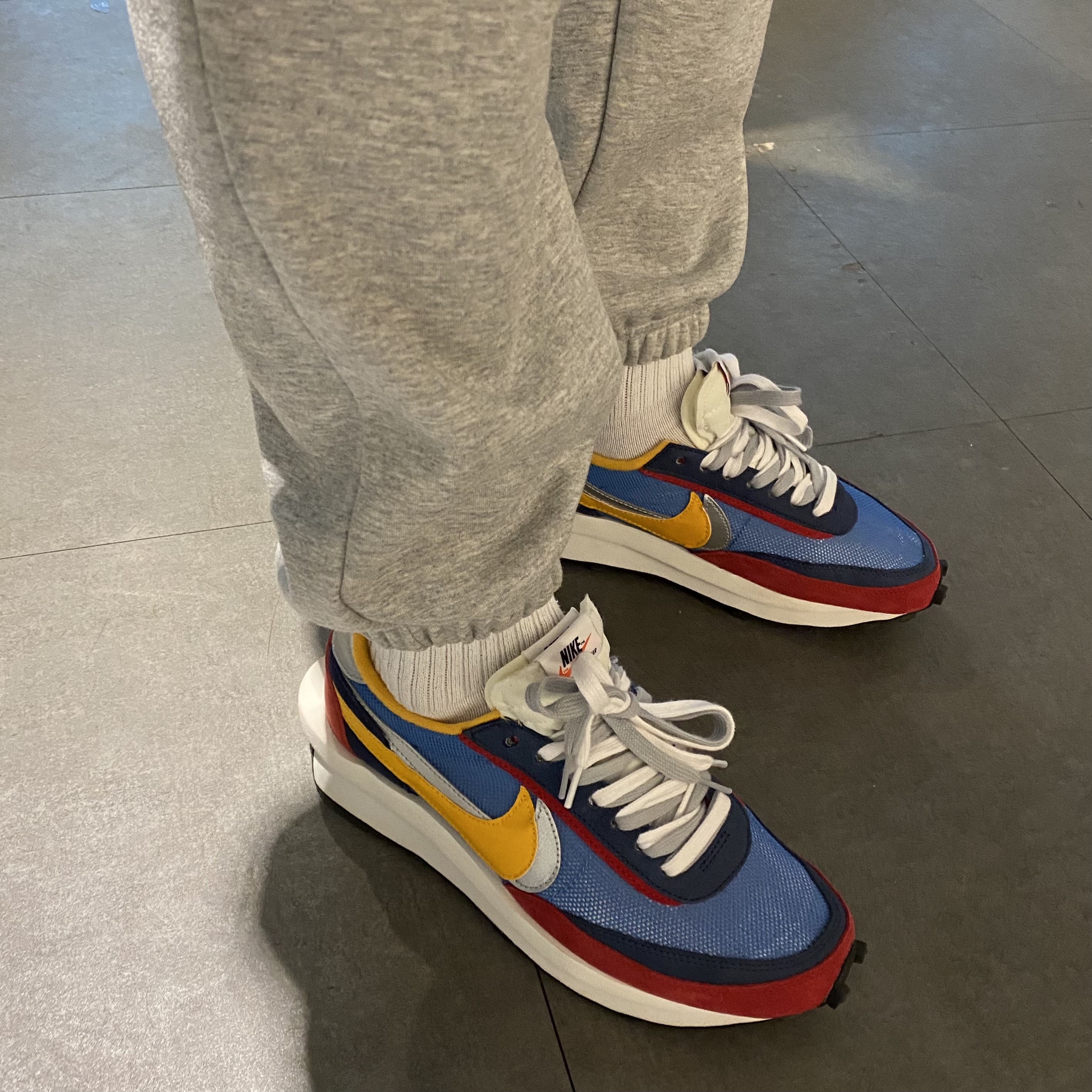 Nike x Sacai LDWaffle Blue Multi 착용 스타일