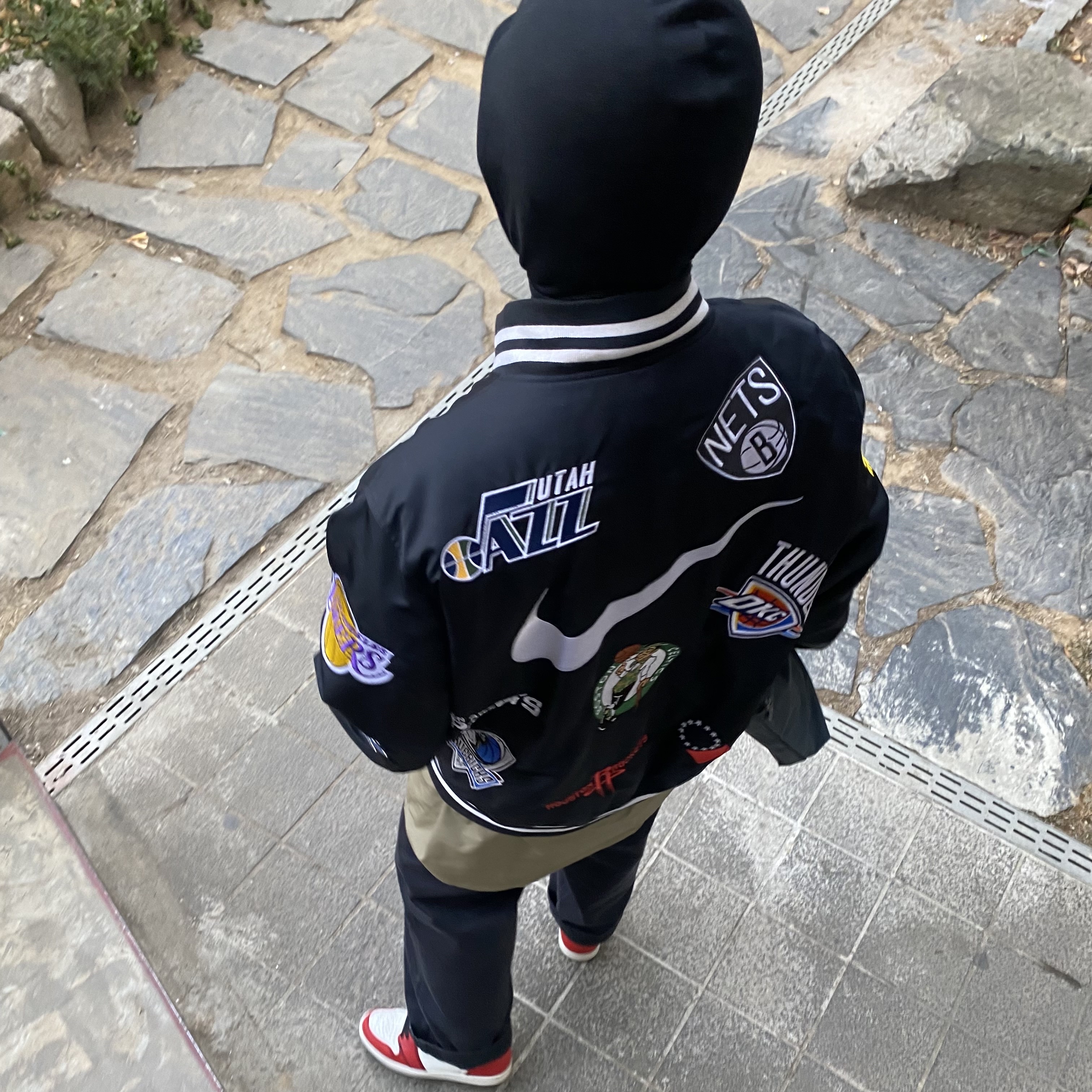 Supreme x Nike NBA Teams Warm-Up Jacket Black - 18SS, Jordan 1 Retro High OG Defiant SB LA to Chicago 착용 스타일 - 3