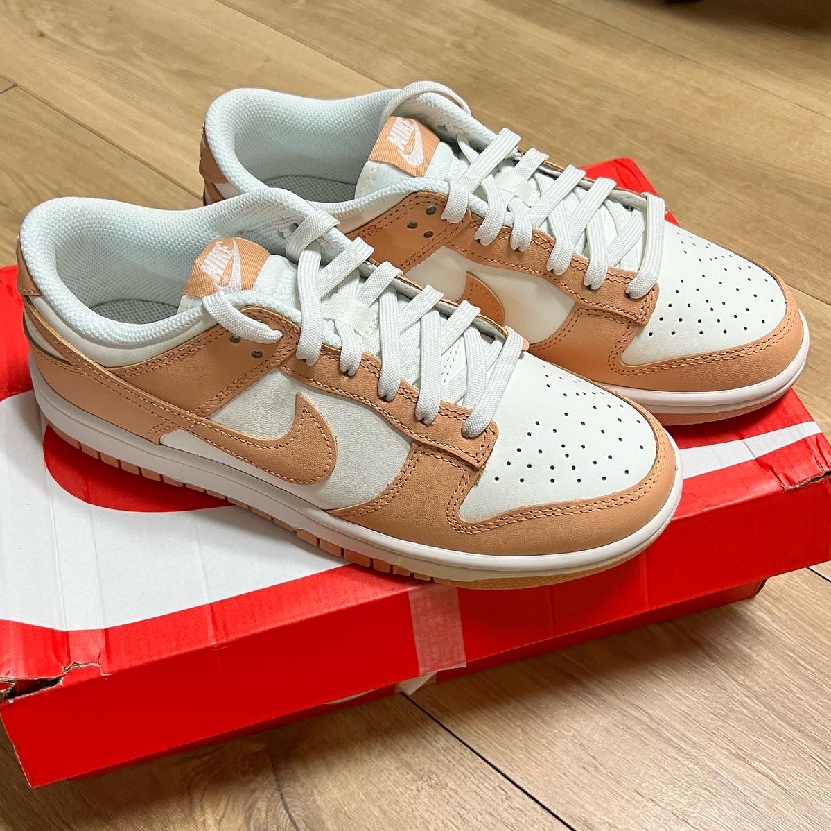 (W) Nike Dunk Low Harvest Moon 착용 스타일 - 1