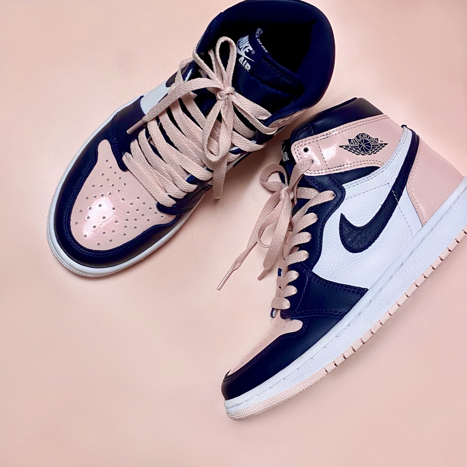 (W) Jordan 1 Retro High OG Atmosphere 착용 스타일 - 1