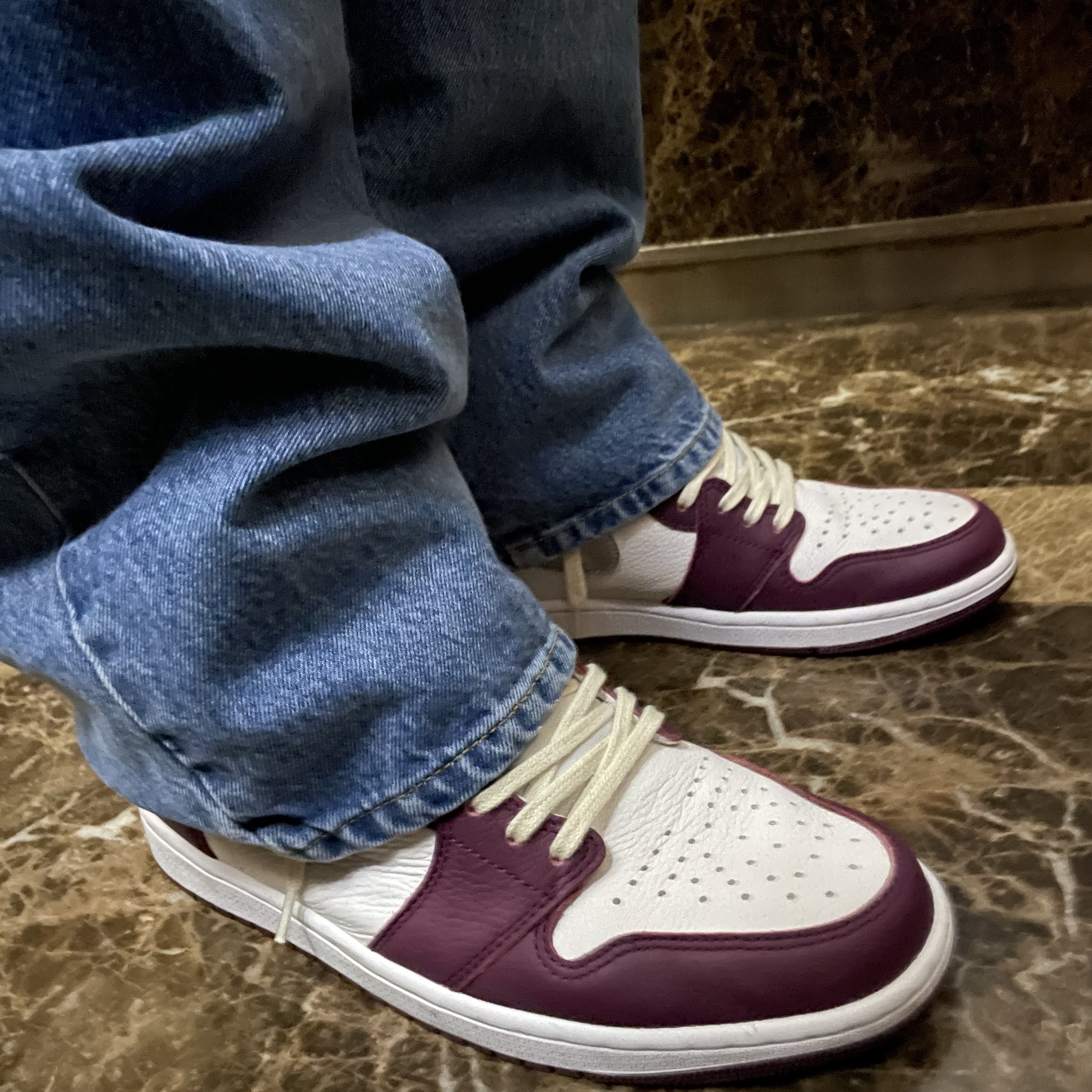 Stussy x Noma t.d. Big OL' Jean Stone Wash, Jordan 1 Retro High OG Bordeaux 착용 스타일 - 3