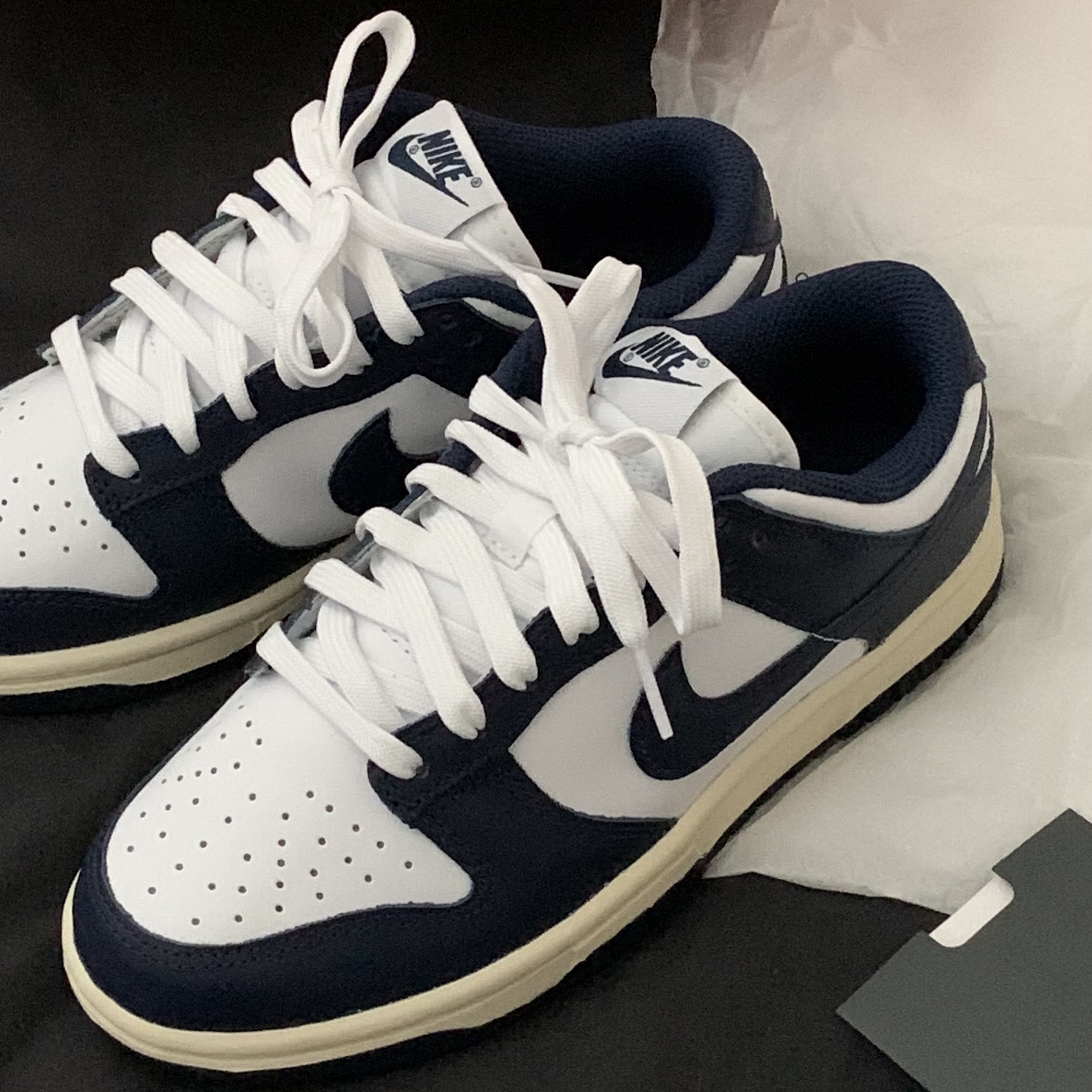 (W) Nike Dunk Low Vintage Midnight Navy 착용 스타일 - 2