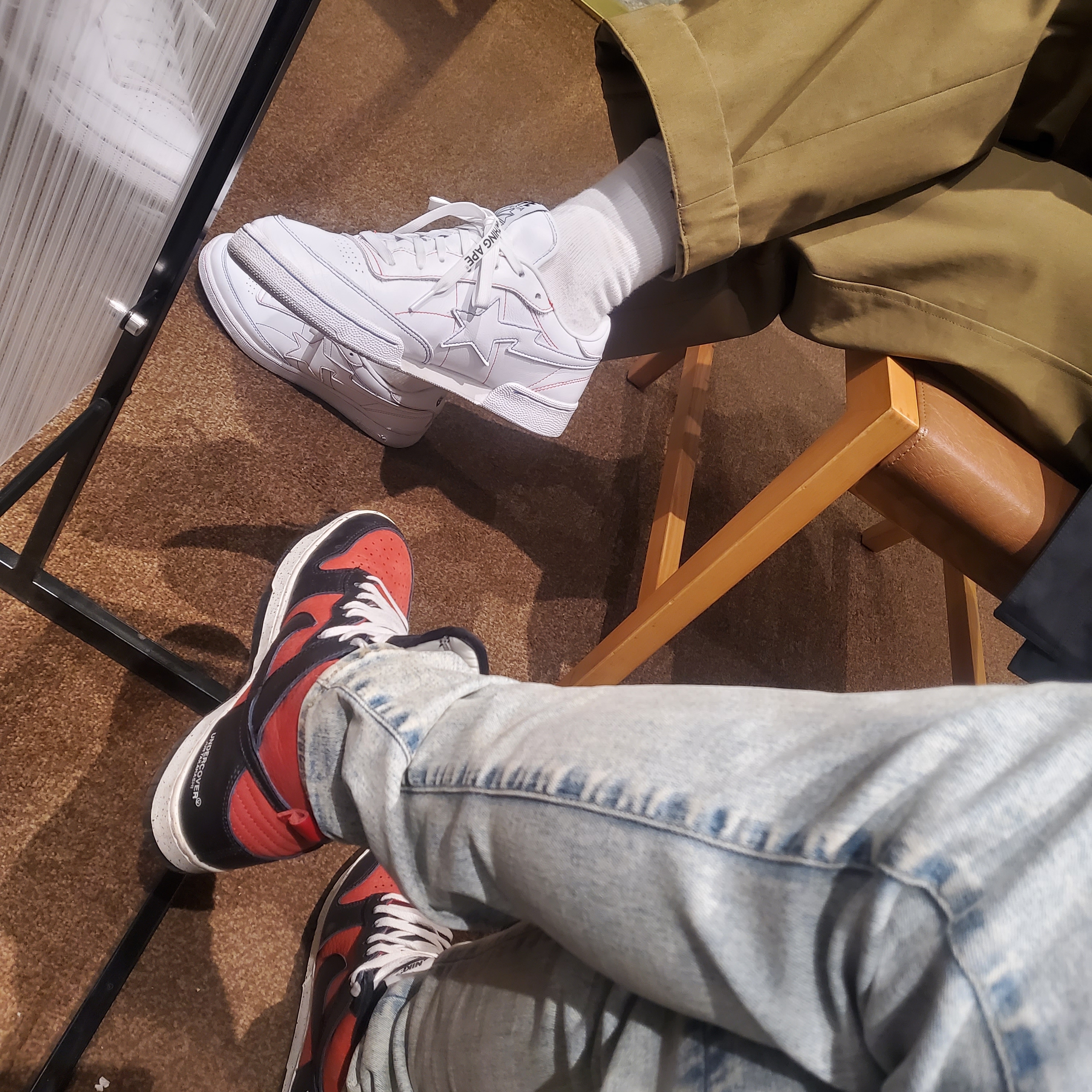 Nike x Undercover Dunk High 1985 Gym Red, Reebok x BAPE Club C 85 White Contrast Stitch 착용 스타일