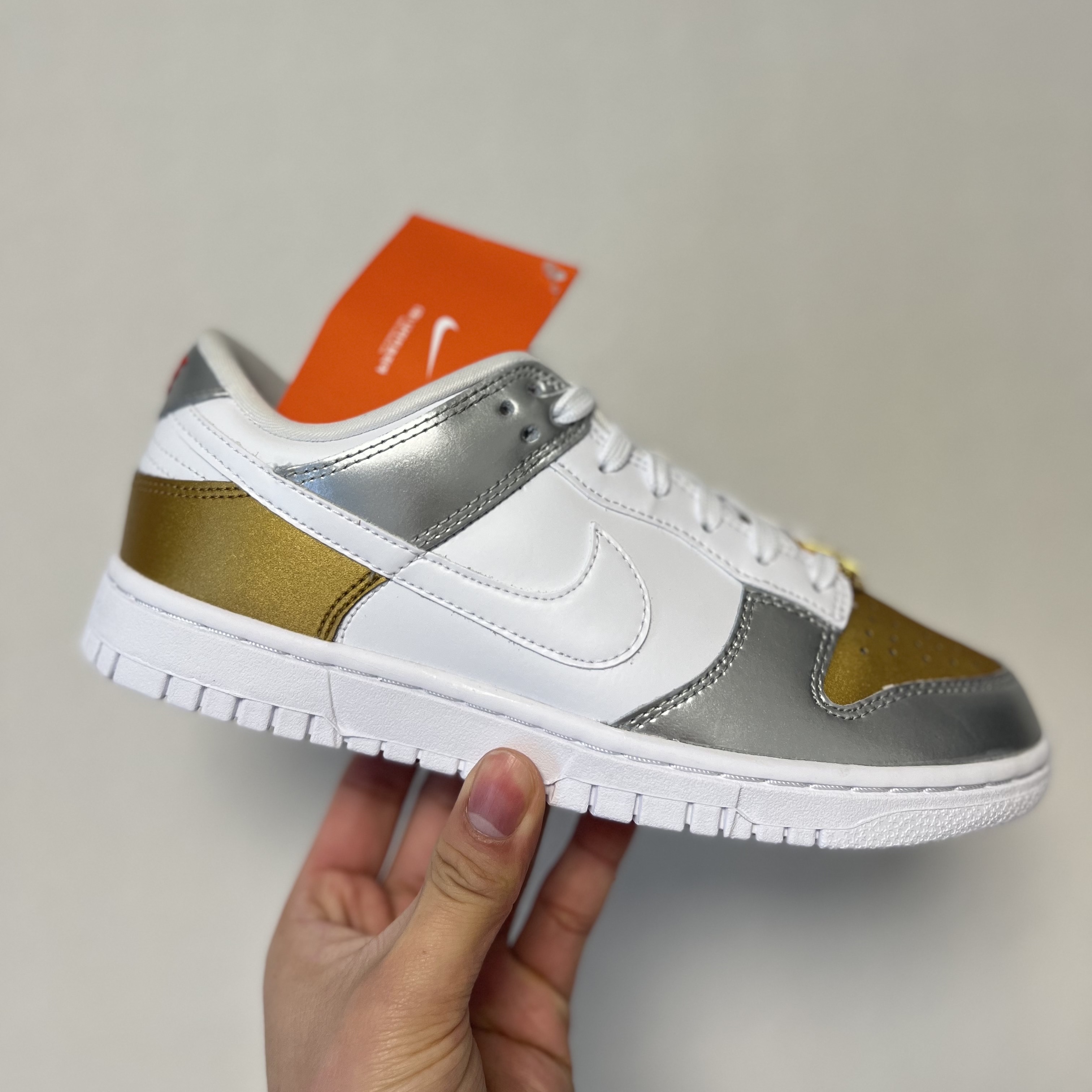 (W) Nike Dunk Low SE Heirloom 착용 스타일 - 1