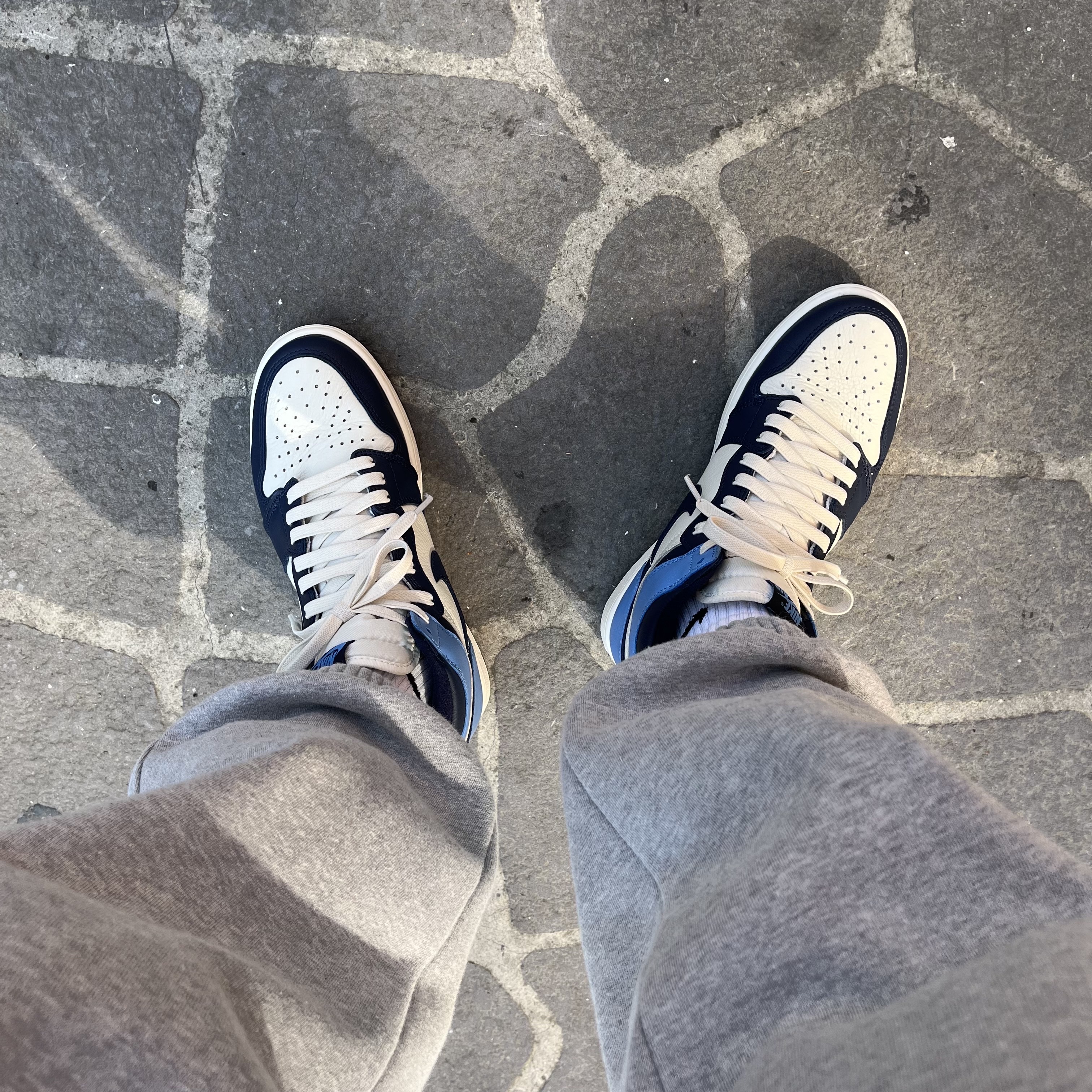Jordan 1 Retro High Obsidian UNC 착용 스타일