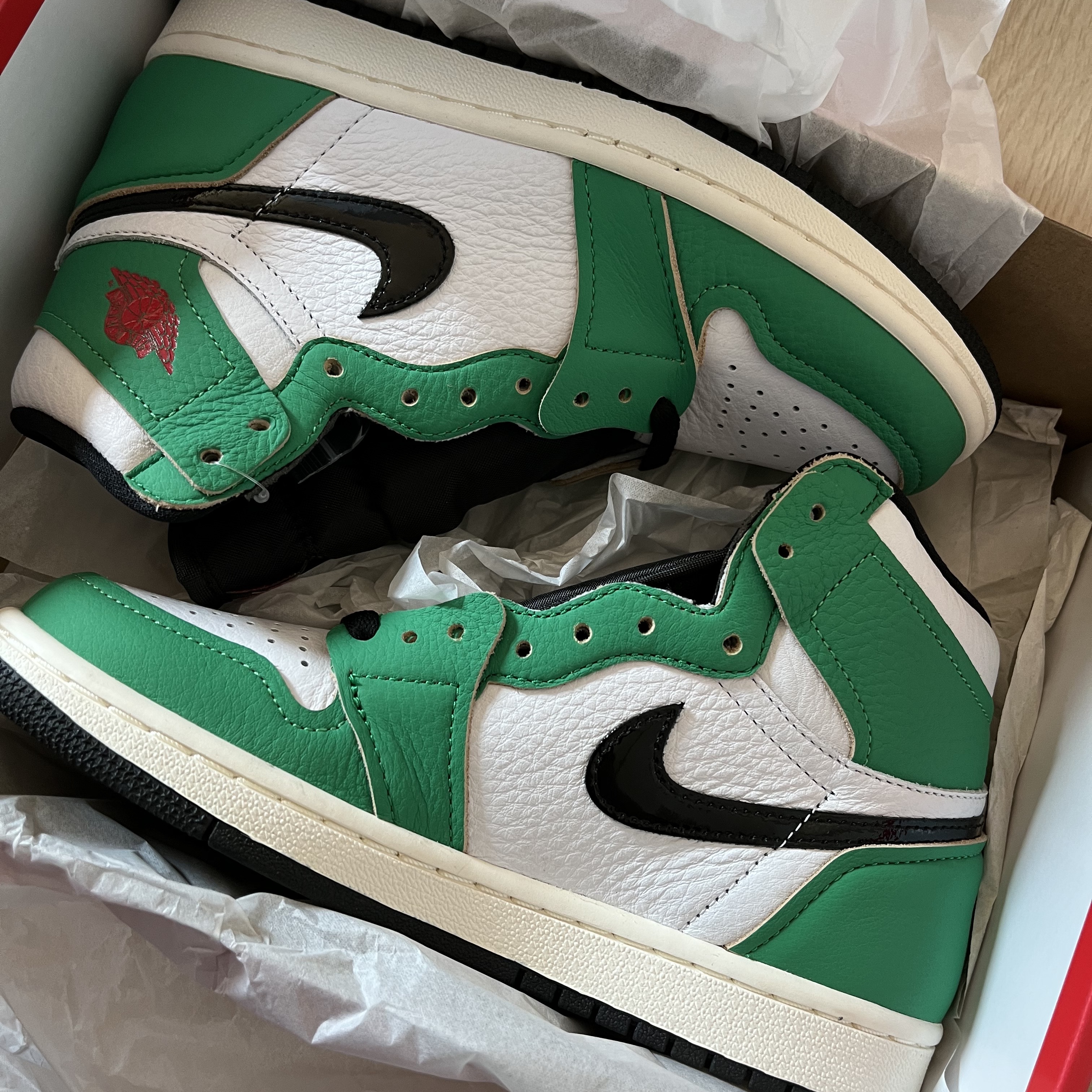 (W) Jordan 1 Retro High OG Lucky Green 착용 스타일 - 1