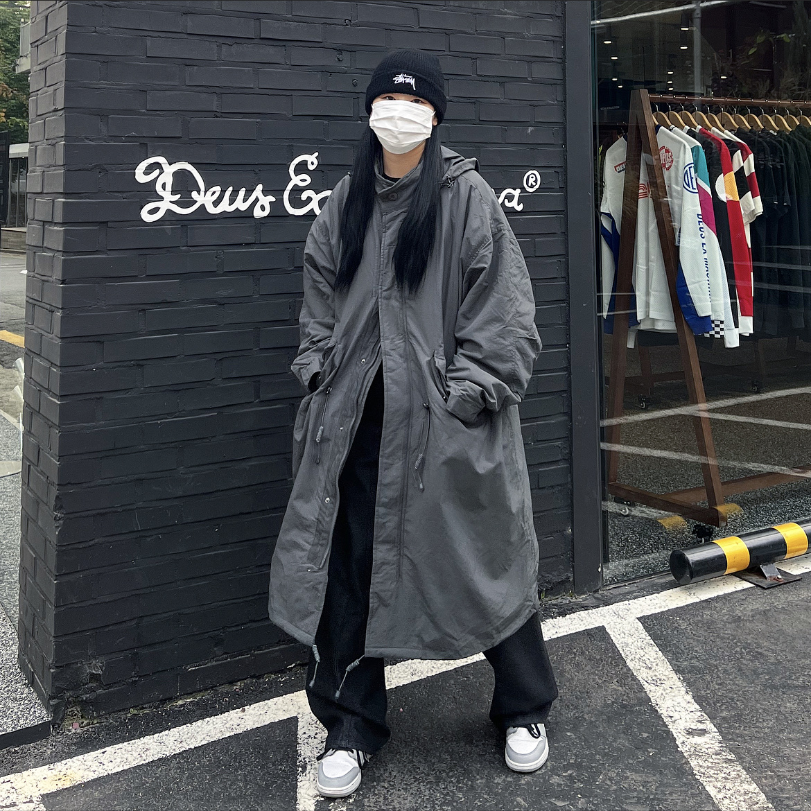 (GS) Jordan 1 Mid Light Smoke Grey 착용 스타일 - 1