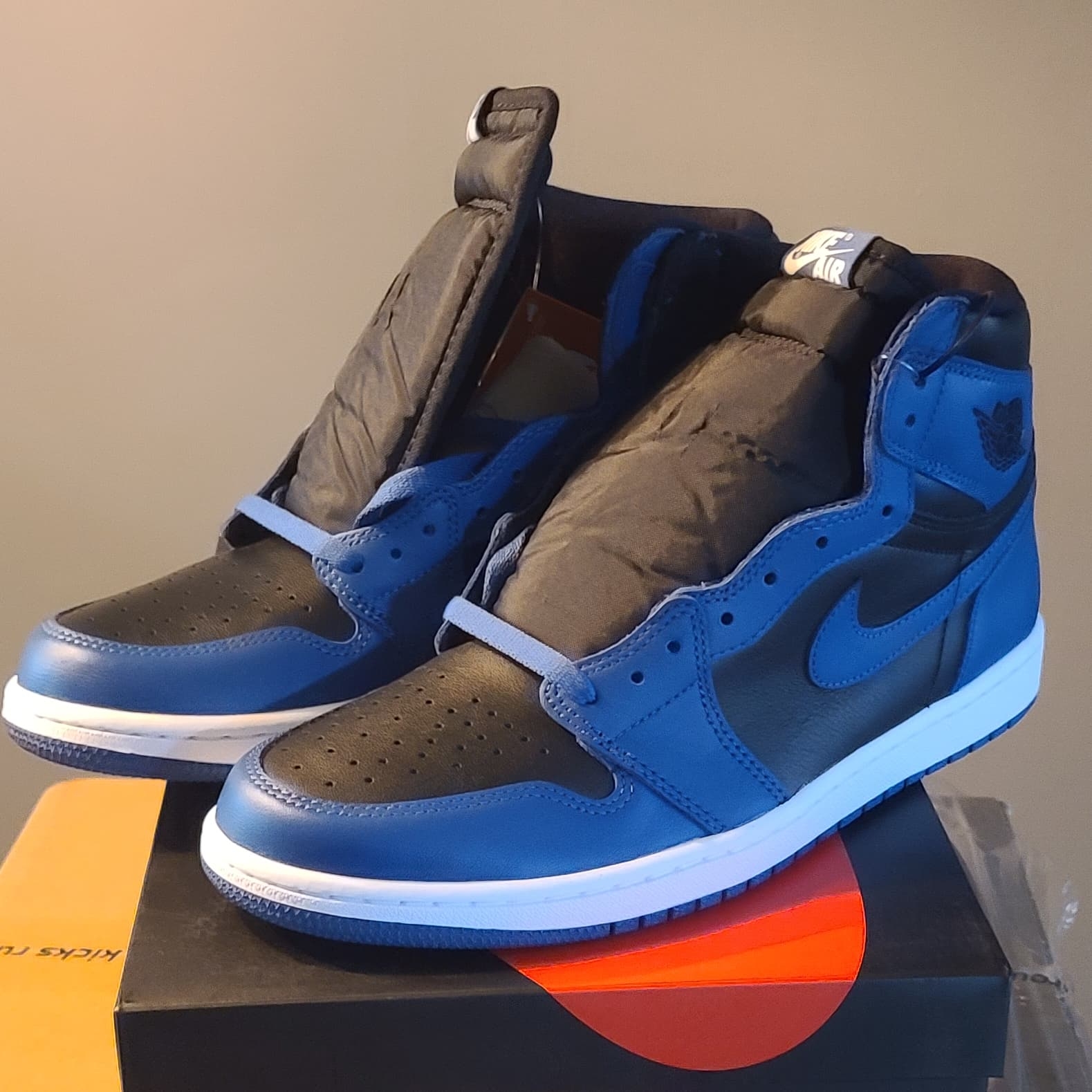 Jordan 1 Retro High OG Dark Marina Blue 착용 스타일