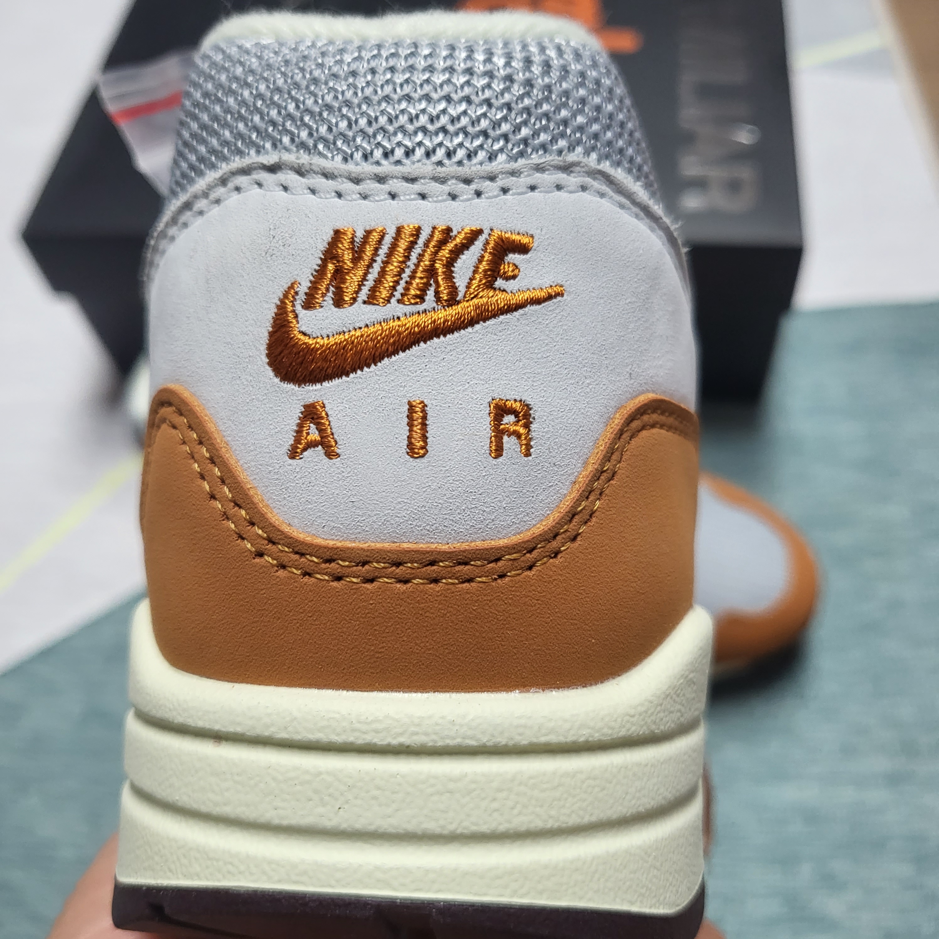 Nike x Patta Air Max 1 Monarch 착용 스타일 - 2