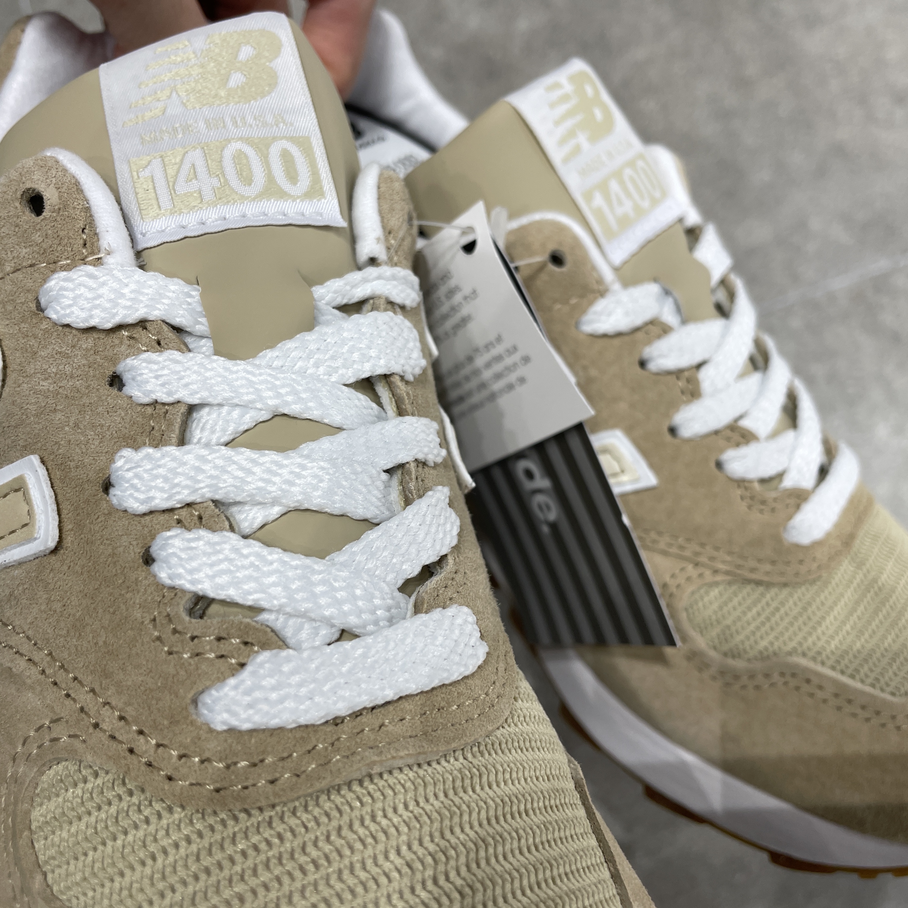New Balance 1400 Made in USA Tan 착용 스타일