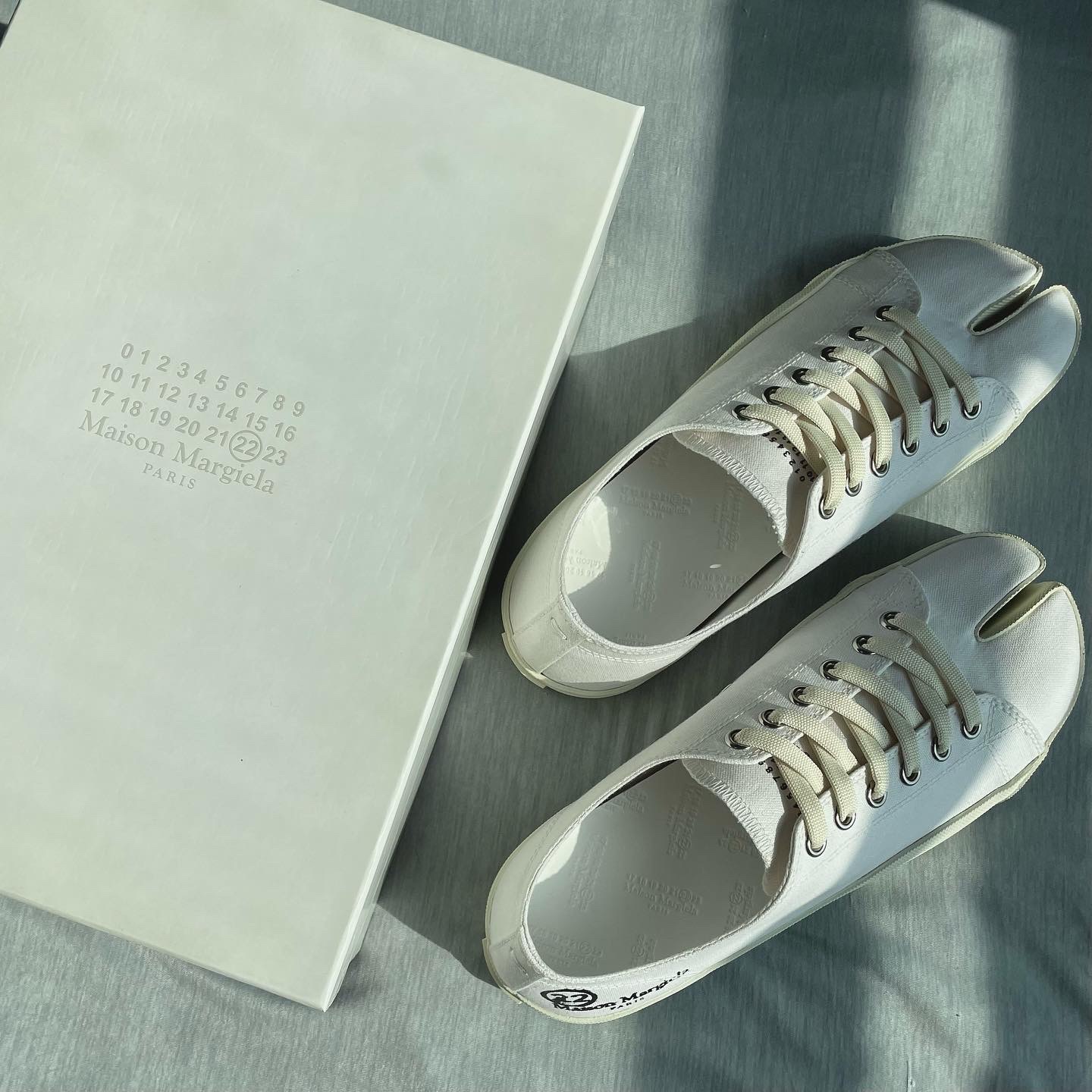 Maison Margiela Tabi Low White 착용 스타일