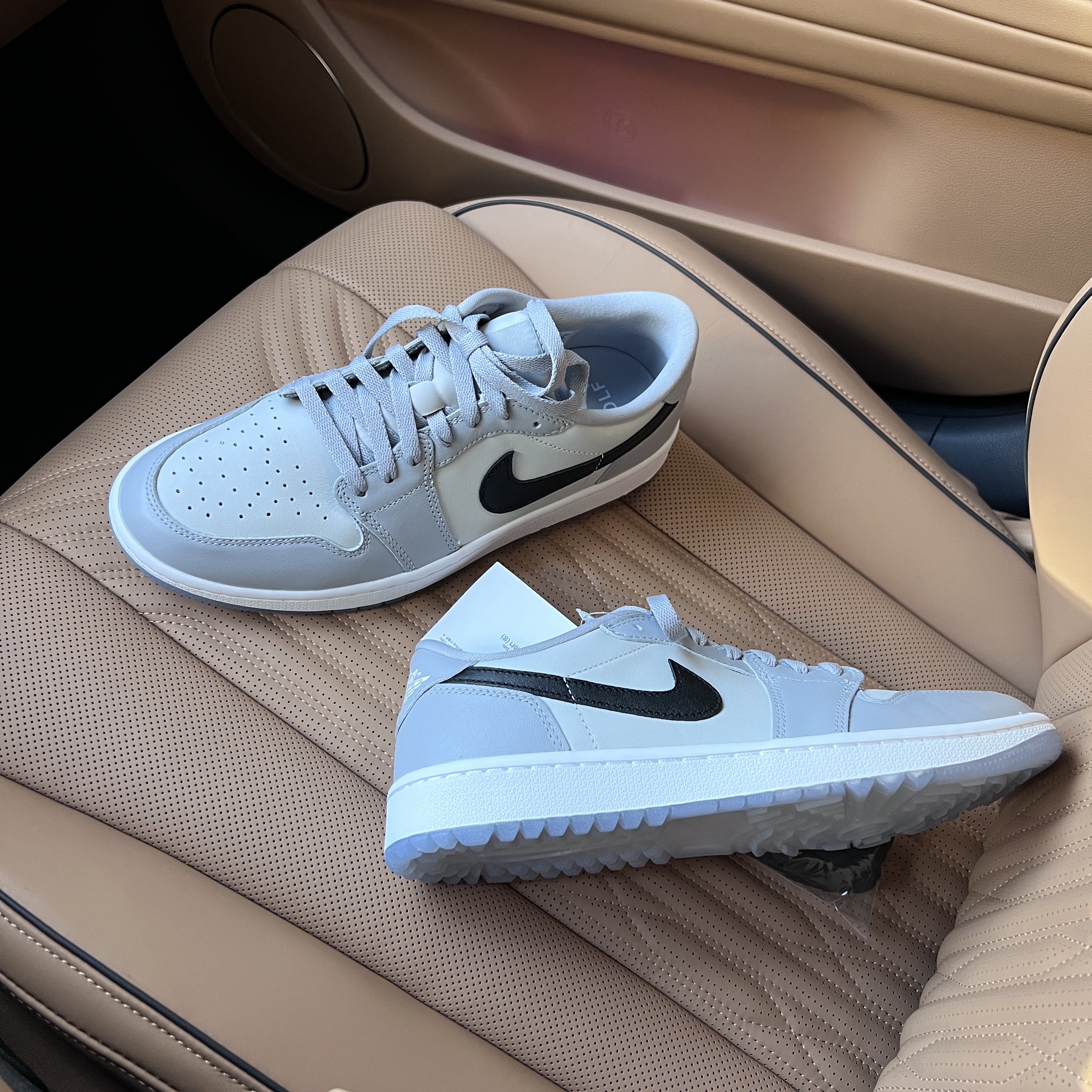 Jordan 1 Low Golf Wolf Grey 착용 스타일 - 3