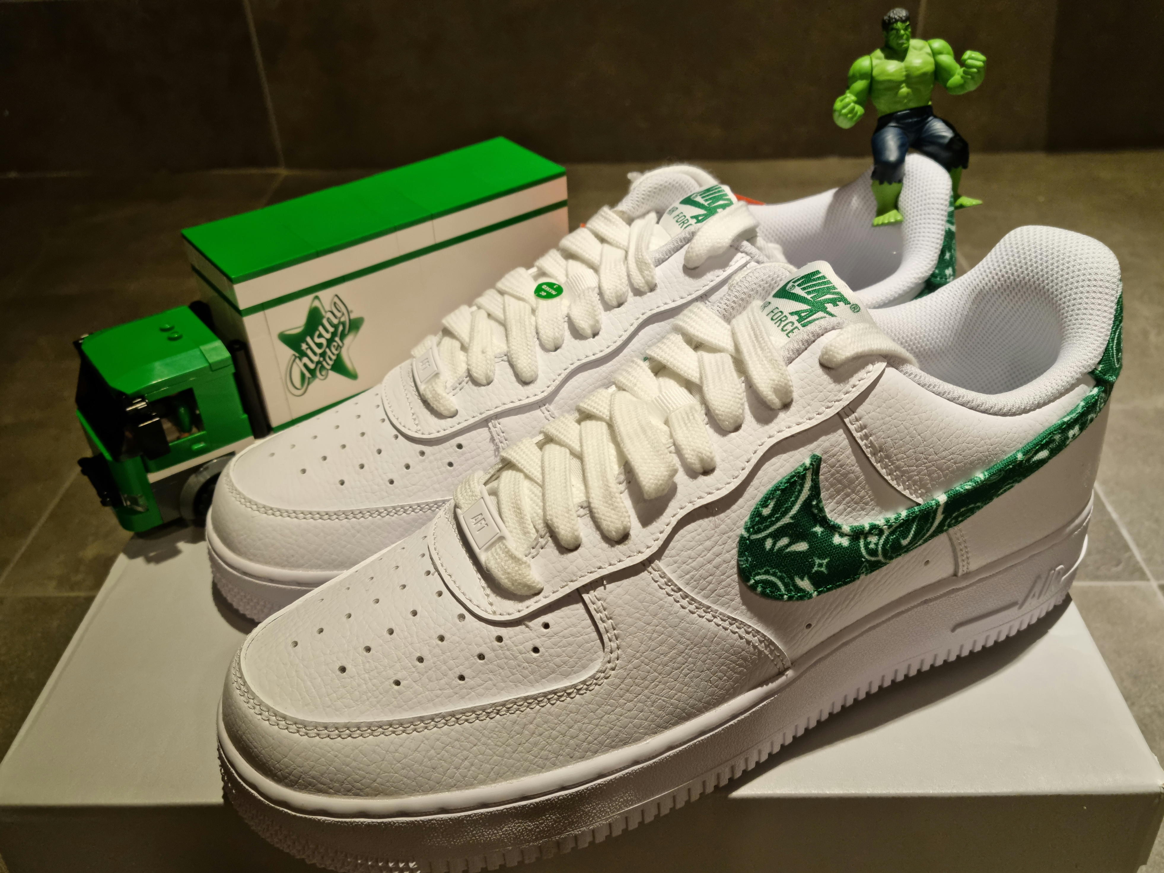 (W) Nike Air Force 1 '07 Essential Paisley Swoosh White Malachite 착용 스타일 - 2
