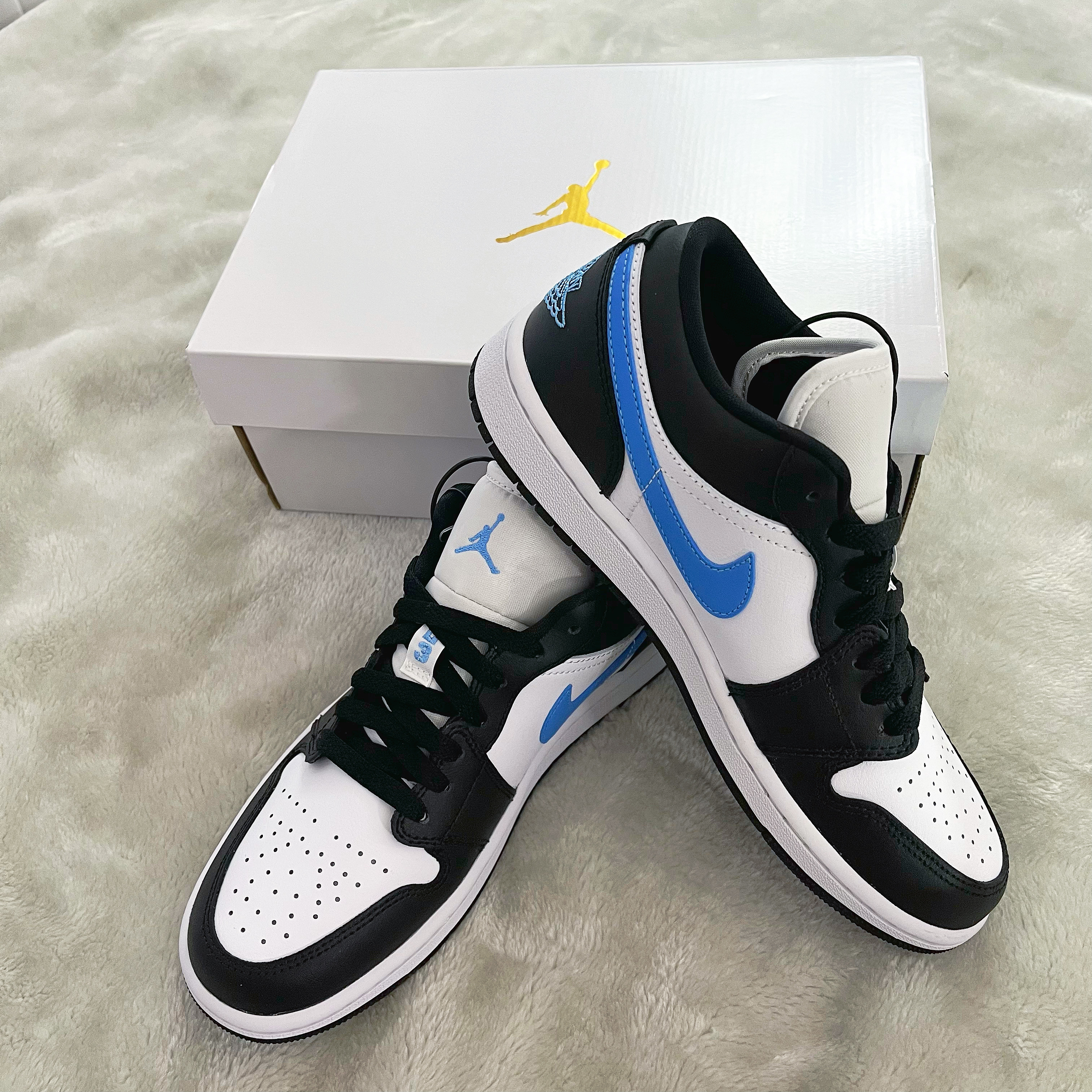 (W) Jordan 1 Low Black University Blue 착용 스타일