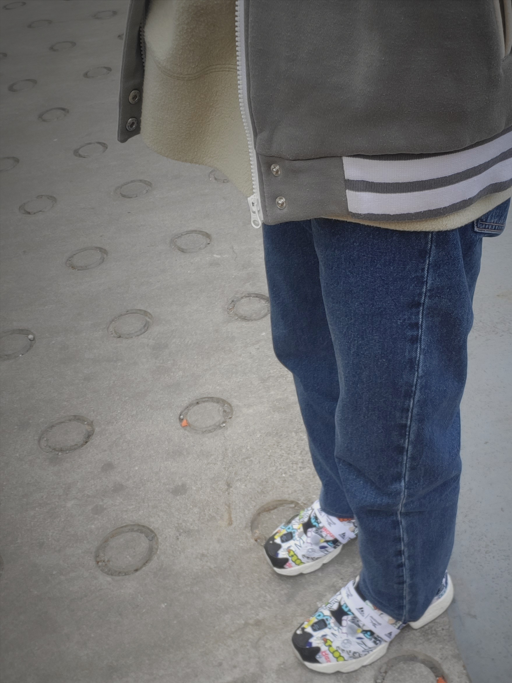 Reebok x Adidas Instapump Fury Boost Sticker City 착용 스타일 - 2