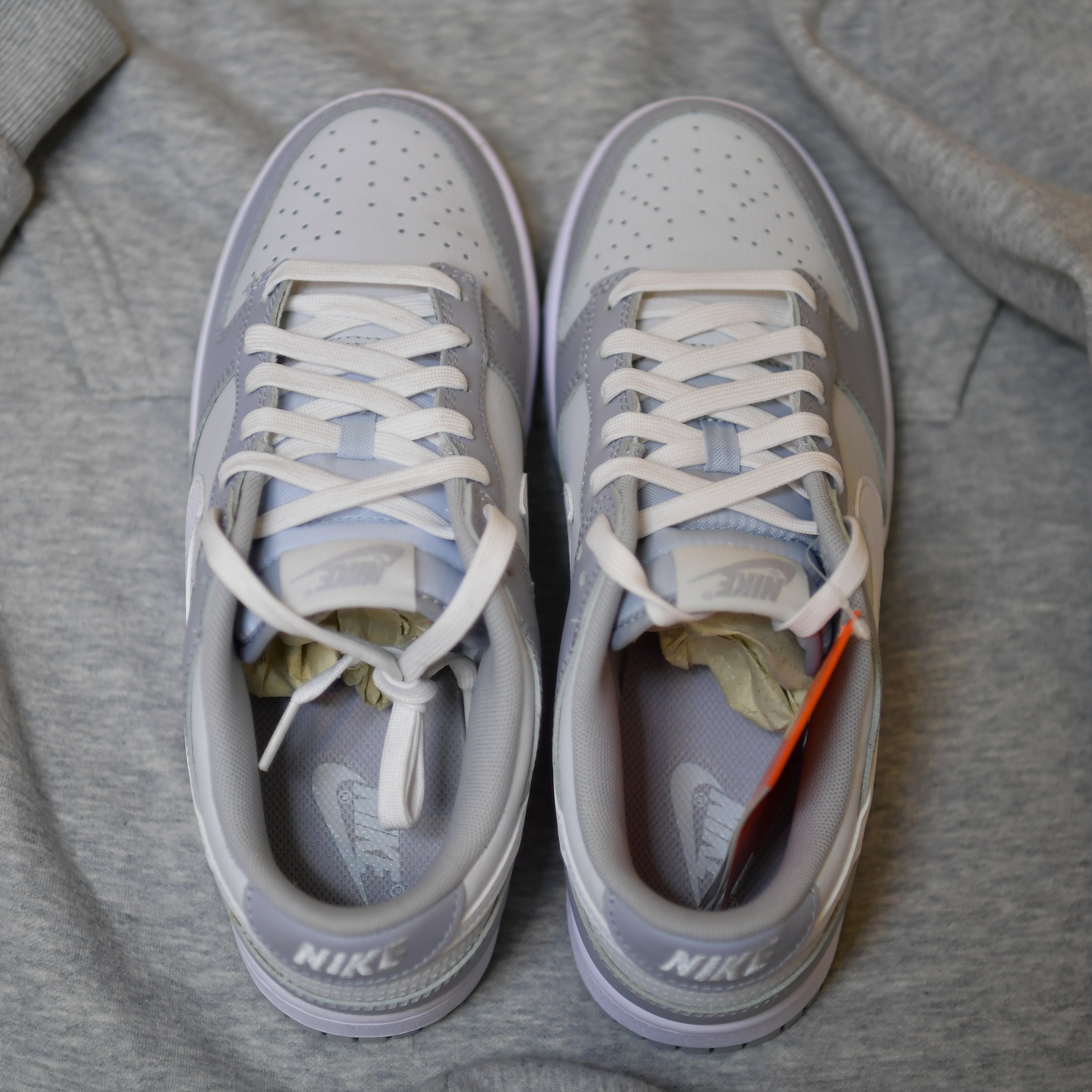 Nike Dunk Low Retro Wolf Grey 착용 스타일 - 2
